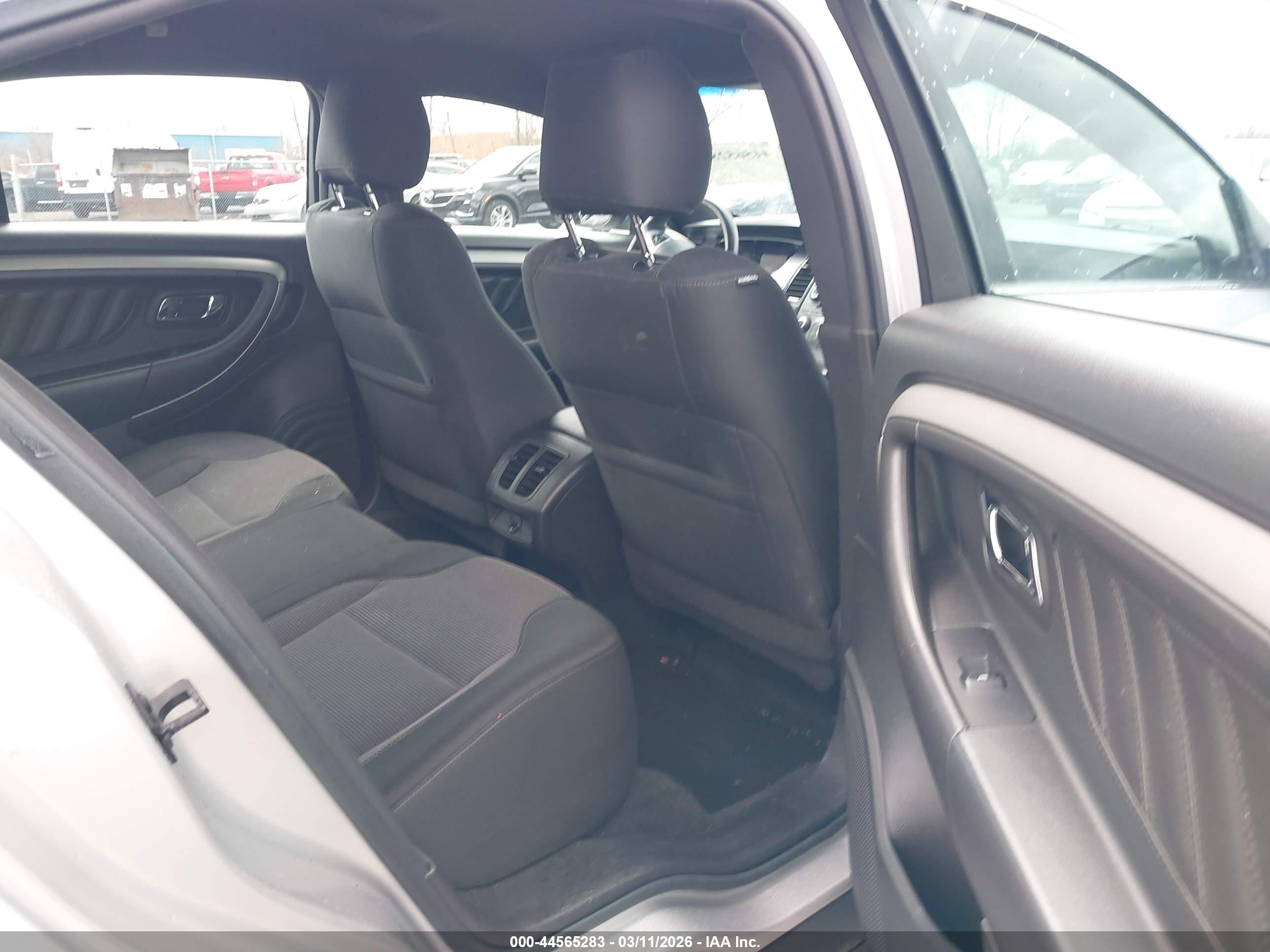 FORD TAURUS image 8