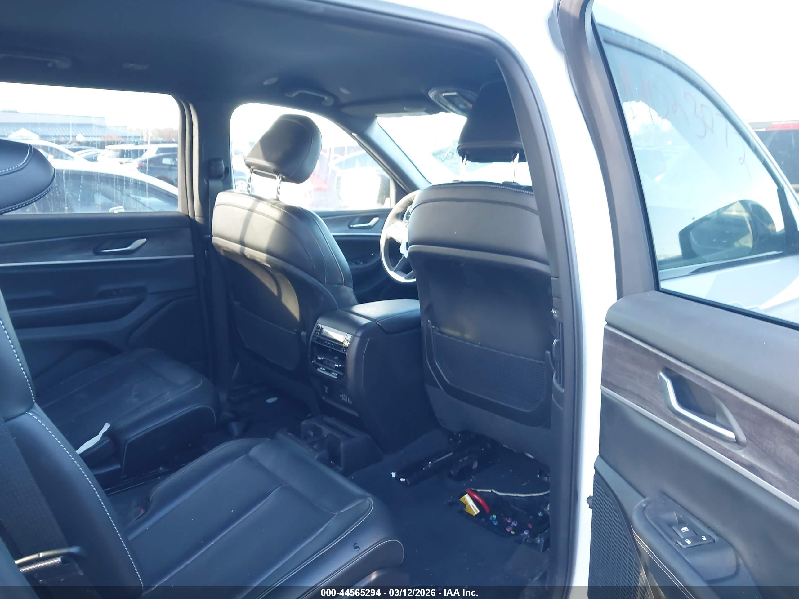 JEEP GRAND image 8