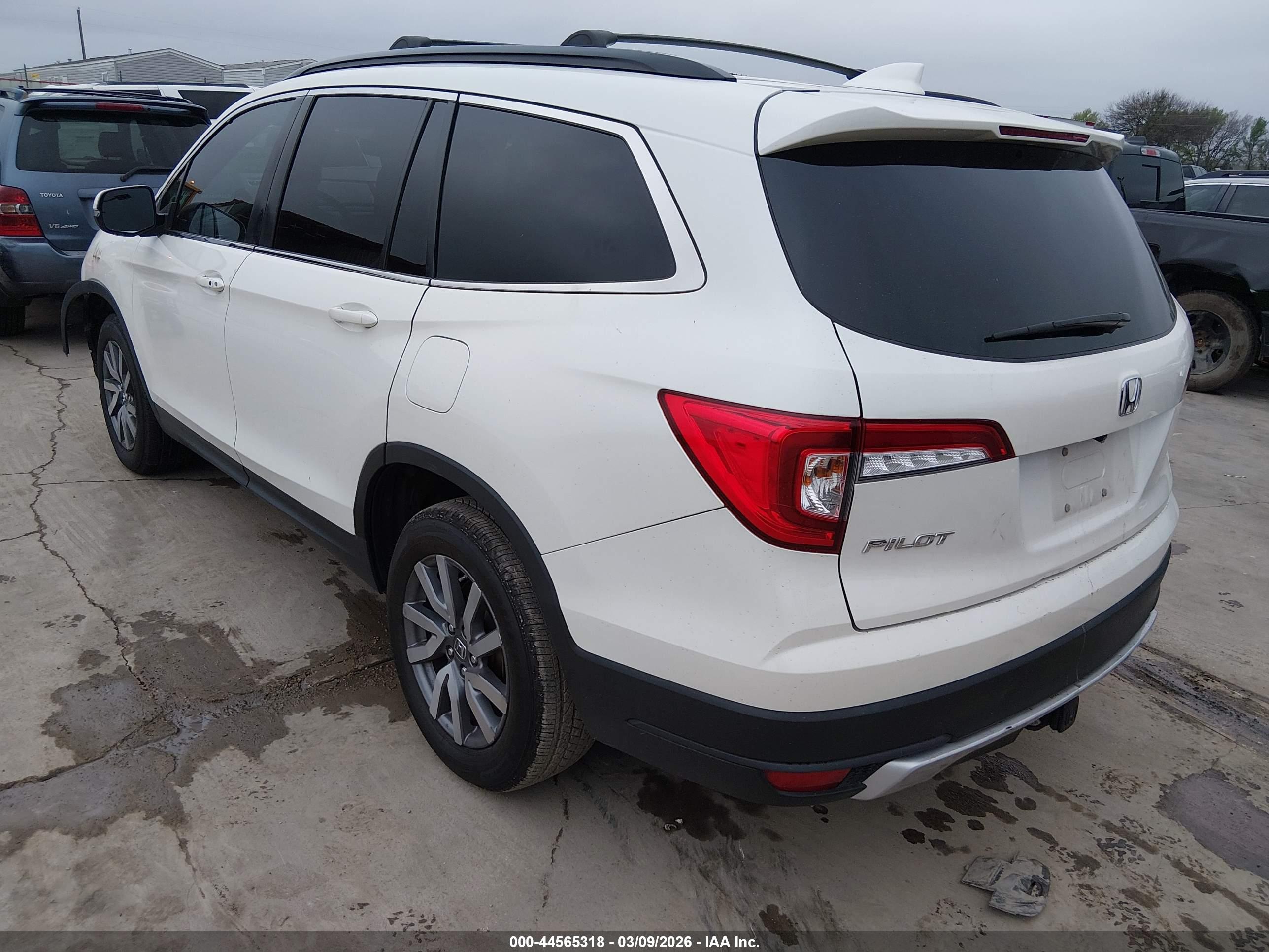 HONDA PILOT image 3