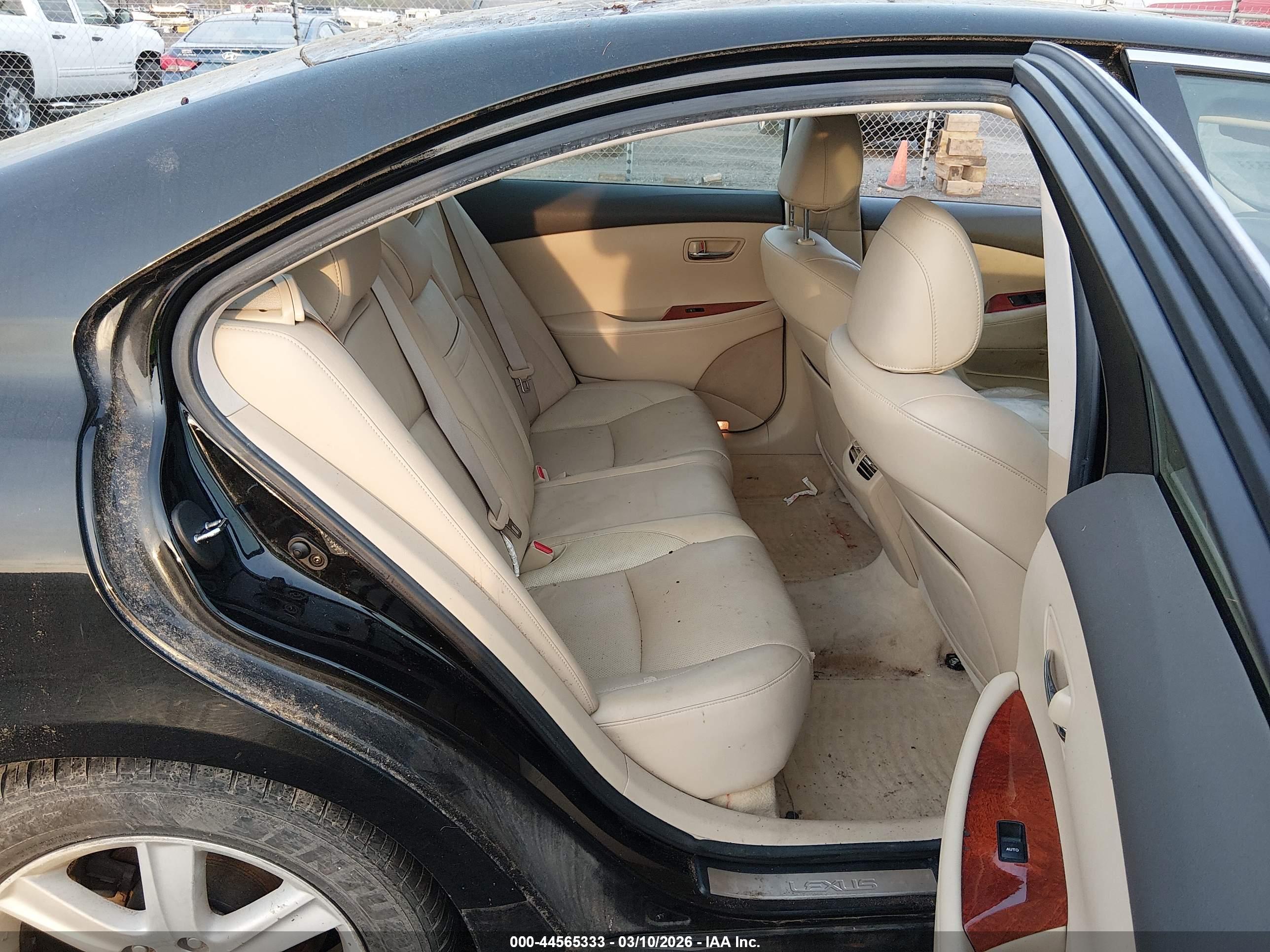 LEXUS ES image 8