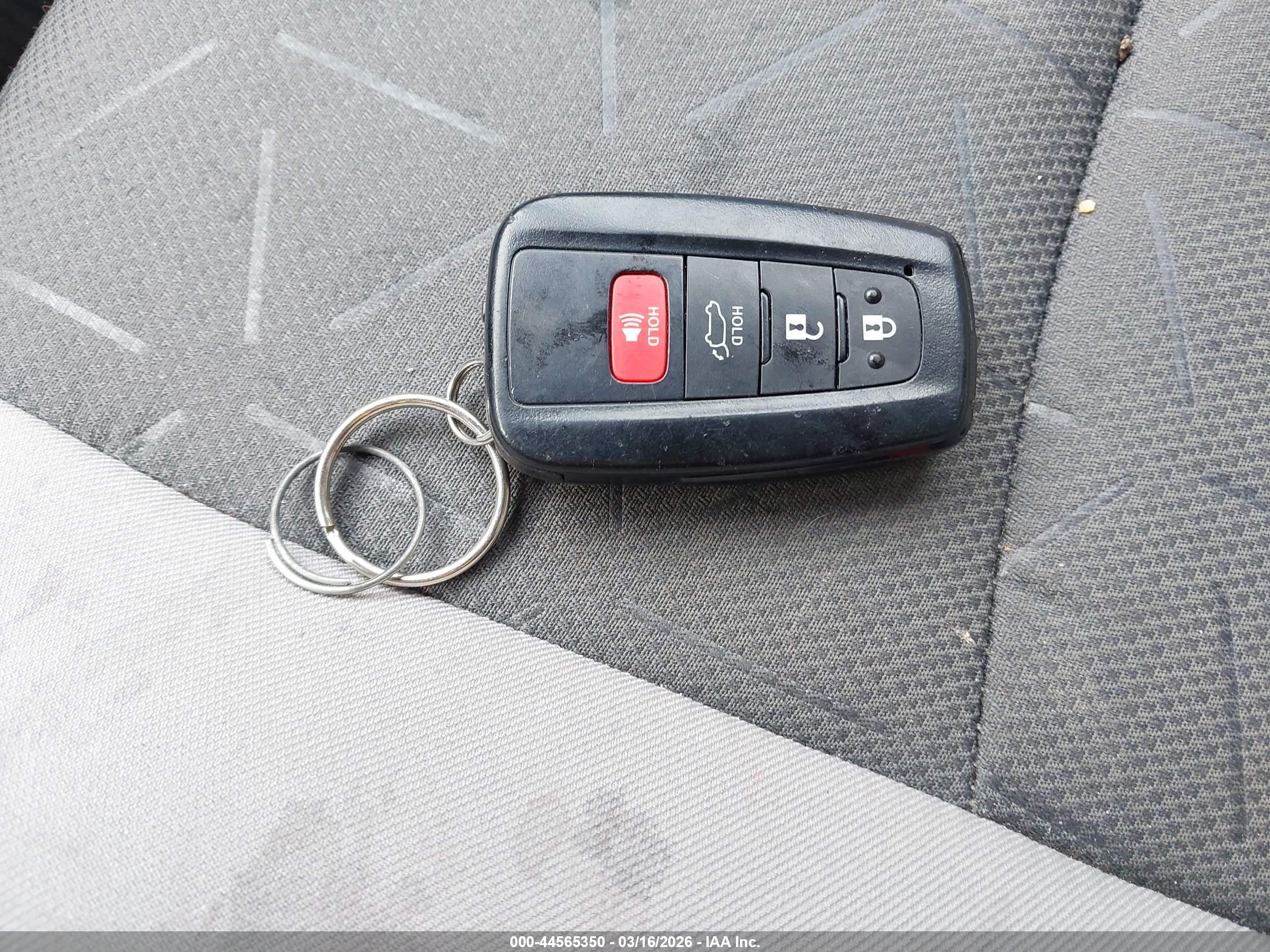 TOYOTA RAV4 image 11