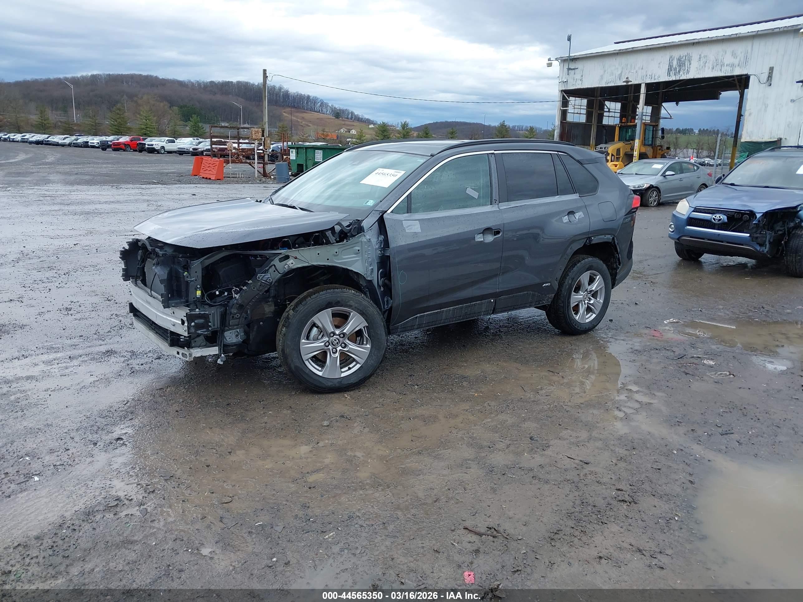 TOYOTA RAV4 image 2