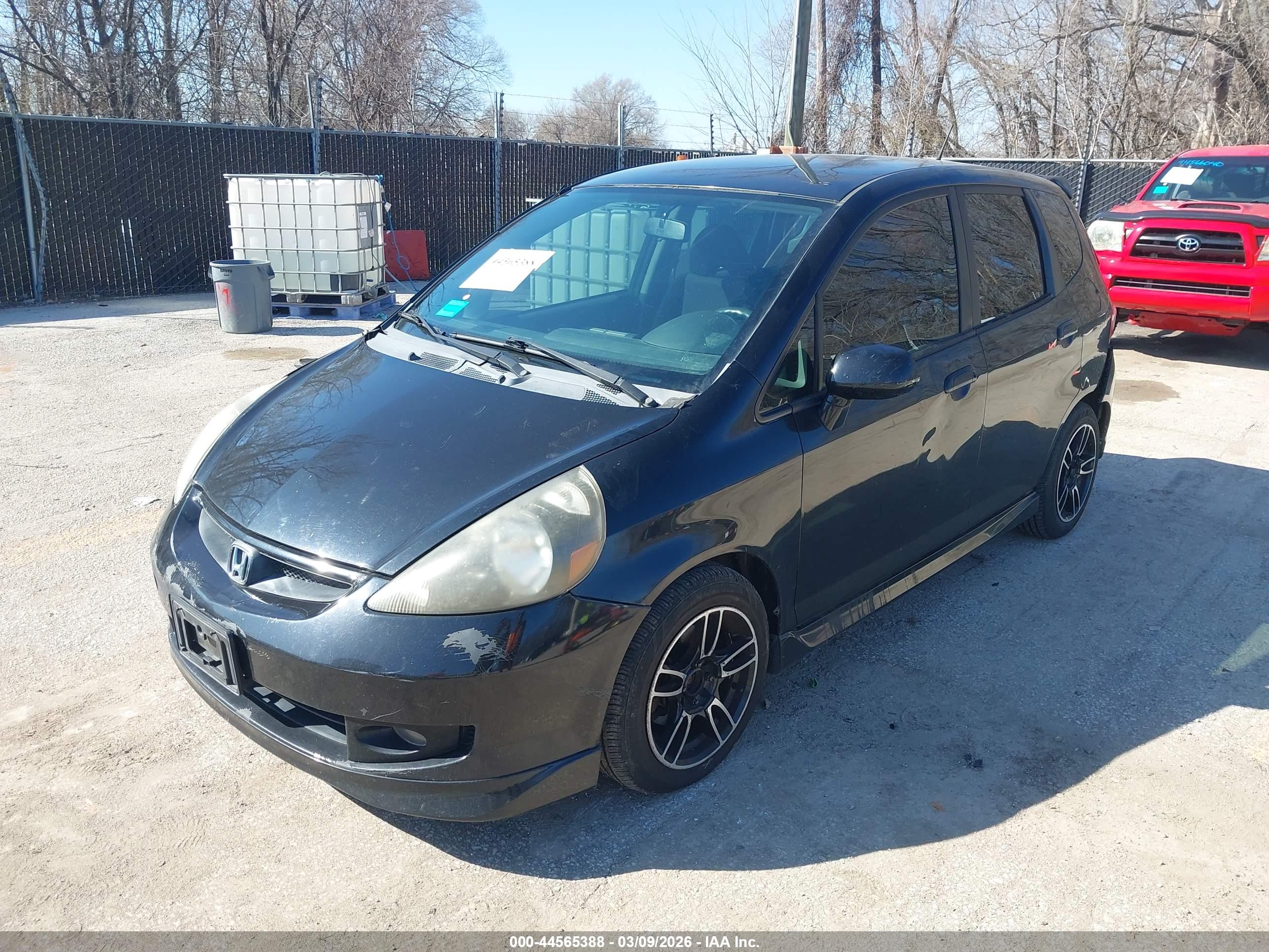 HONDA FIT image 2