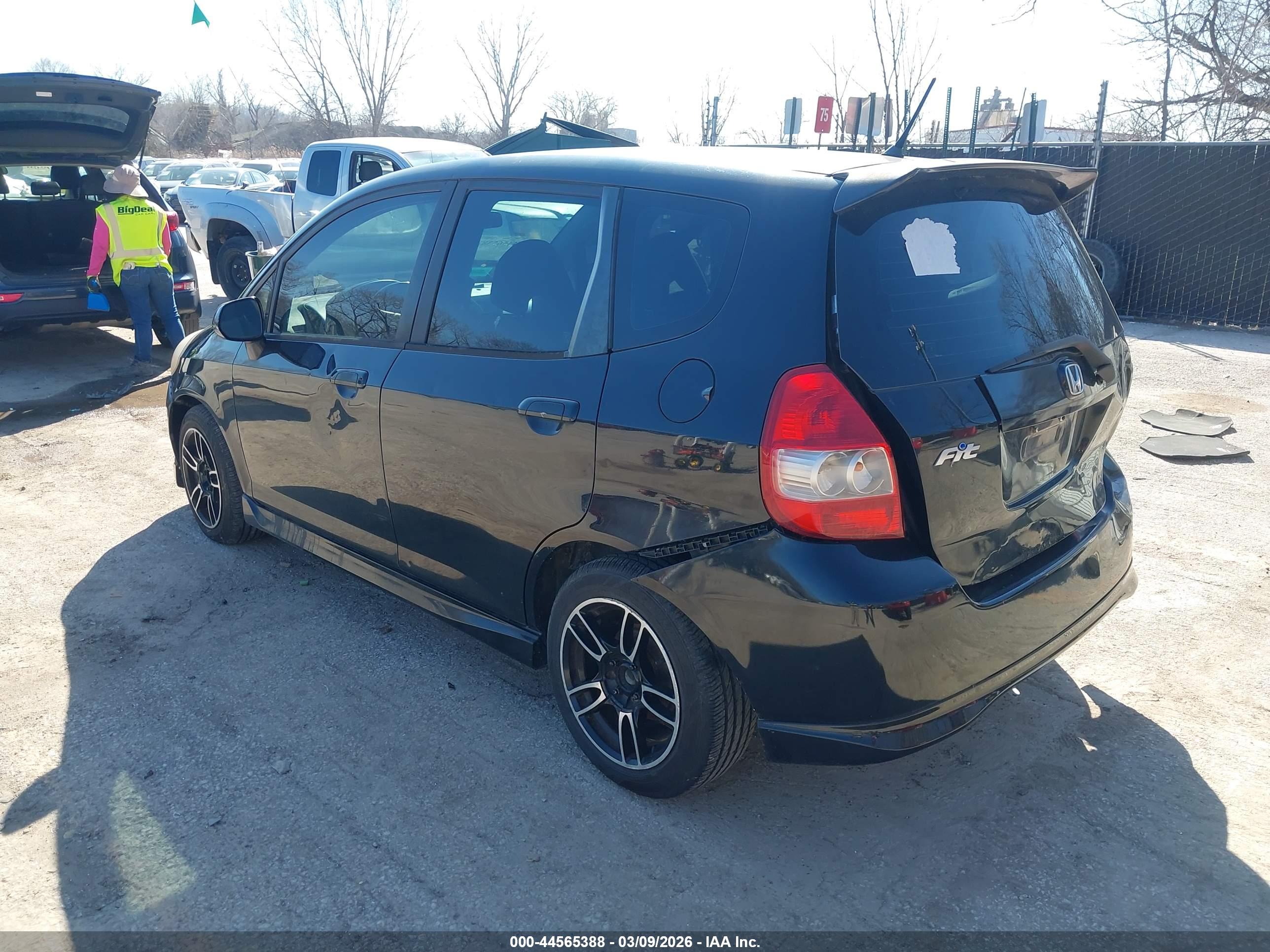 HONDA FIT image 3