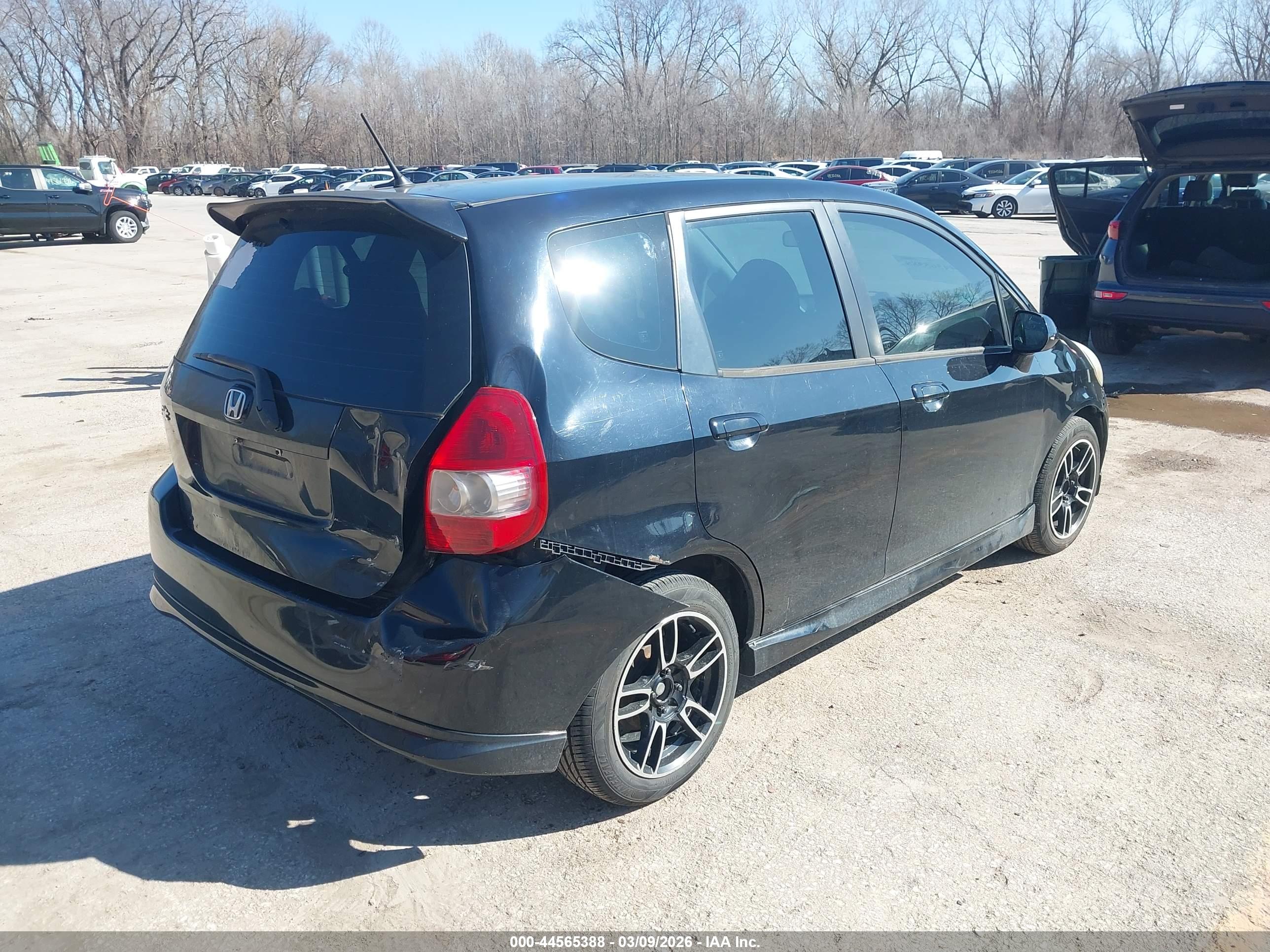 HONDA FIT image 4