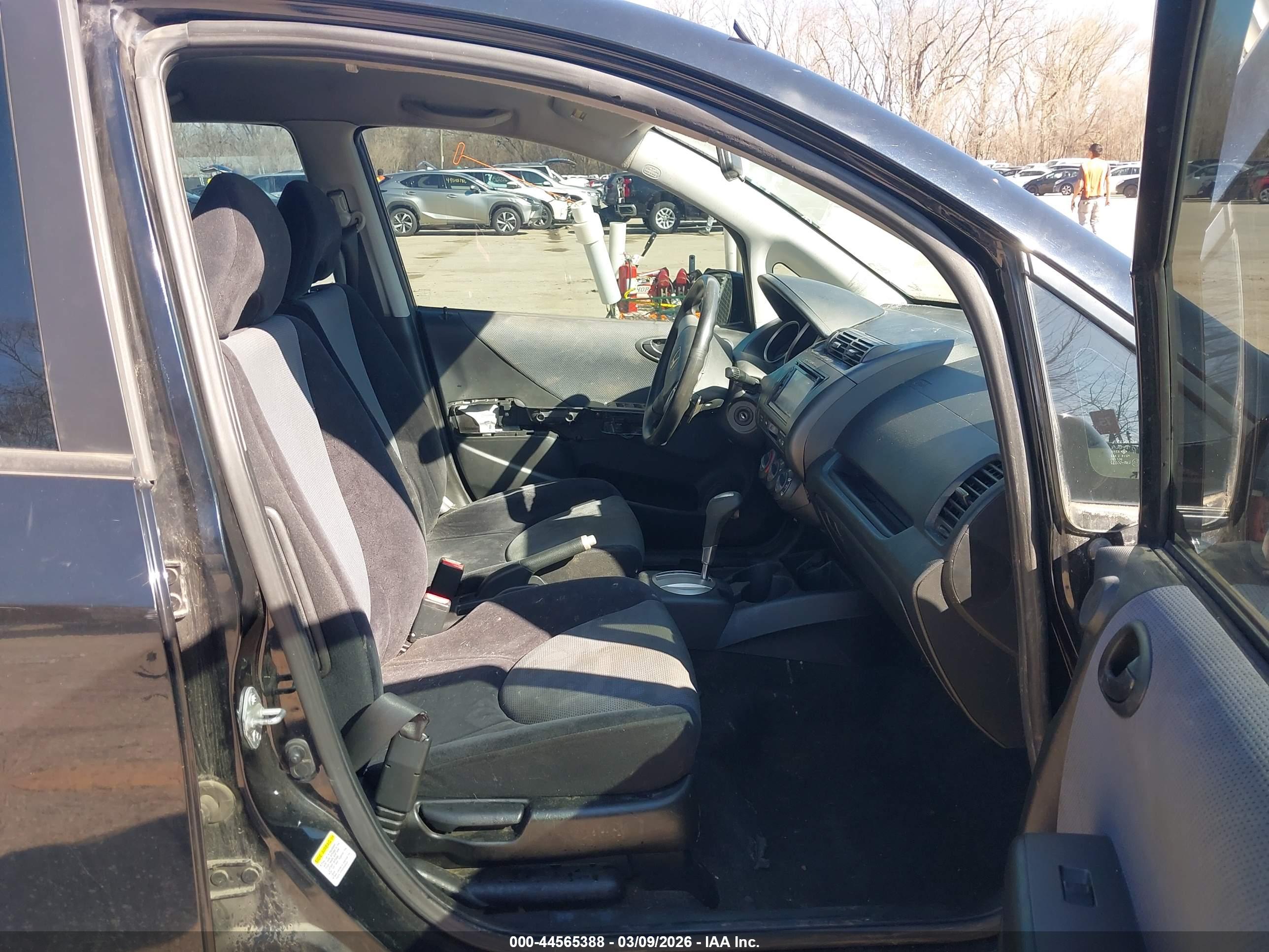 HONDA FIT image 5