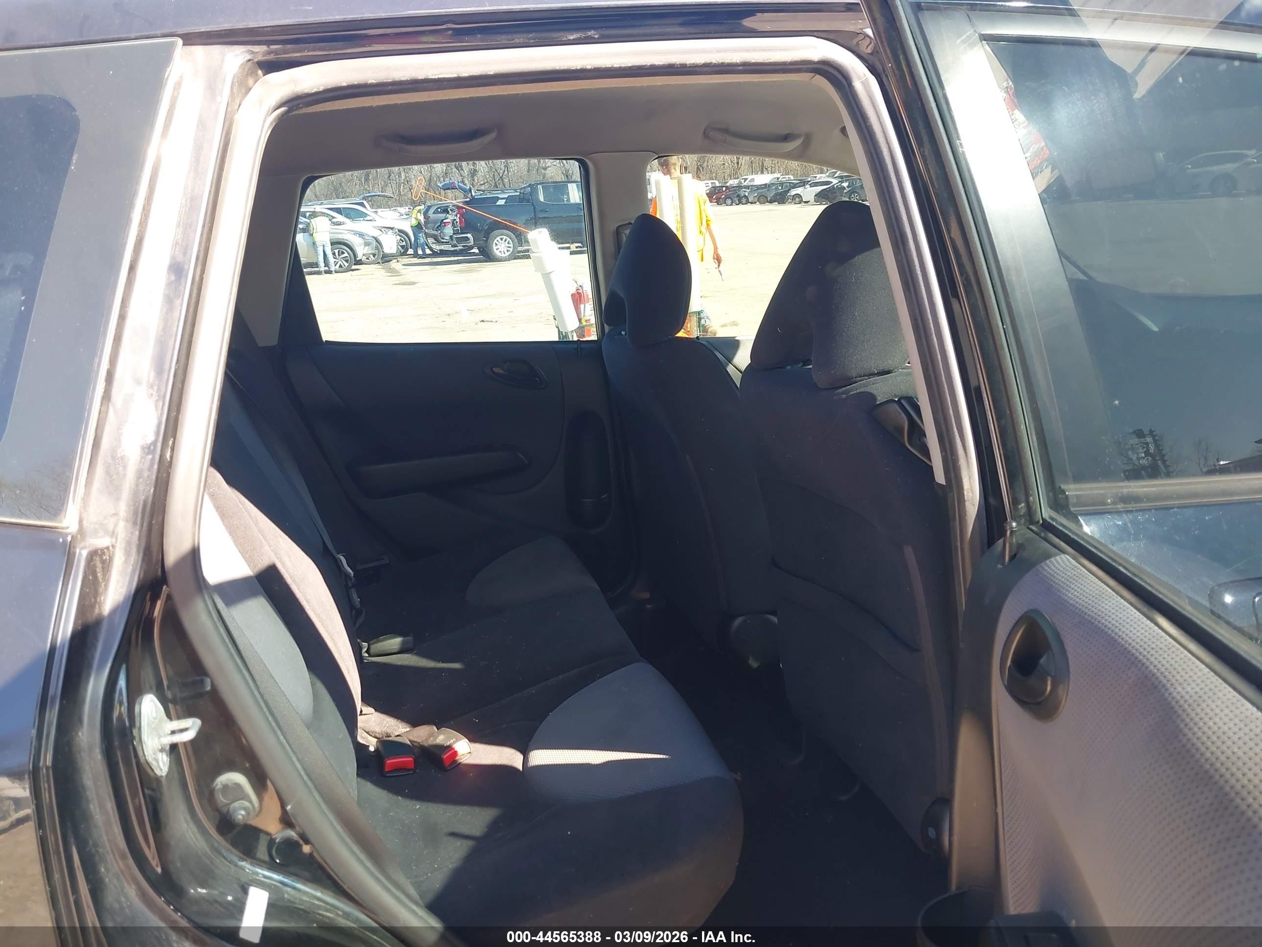 HONDA FIT image 8