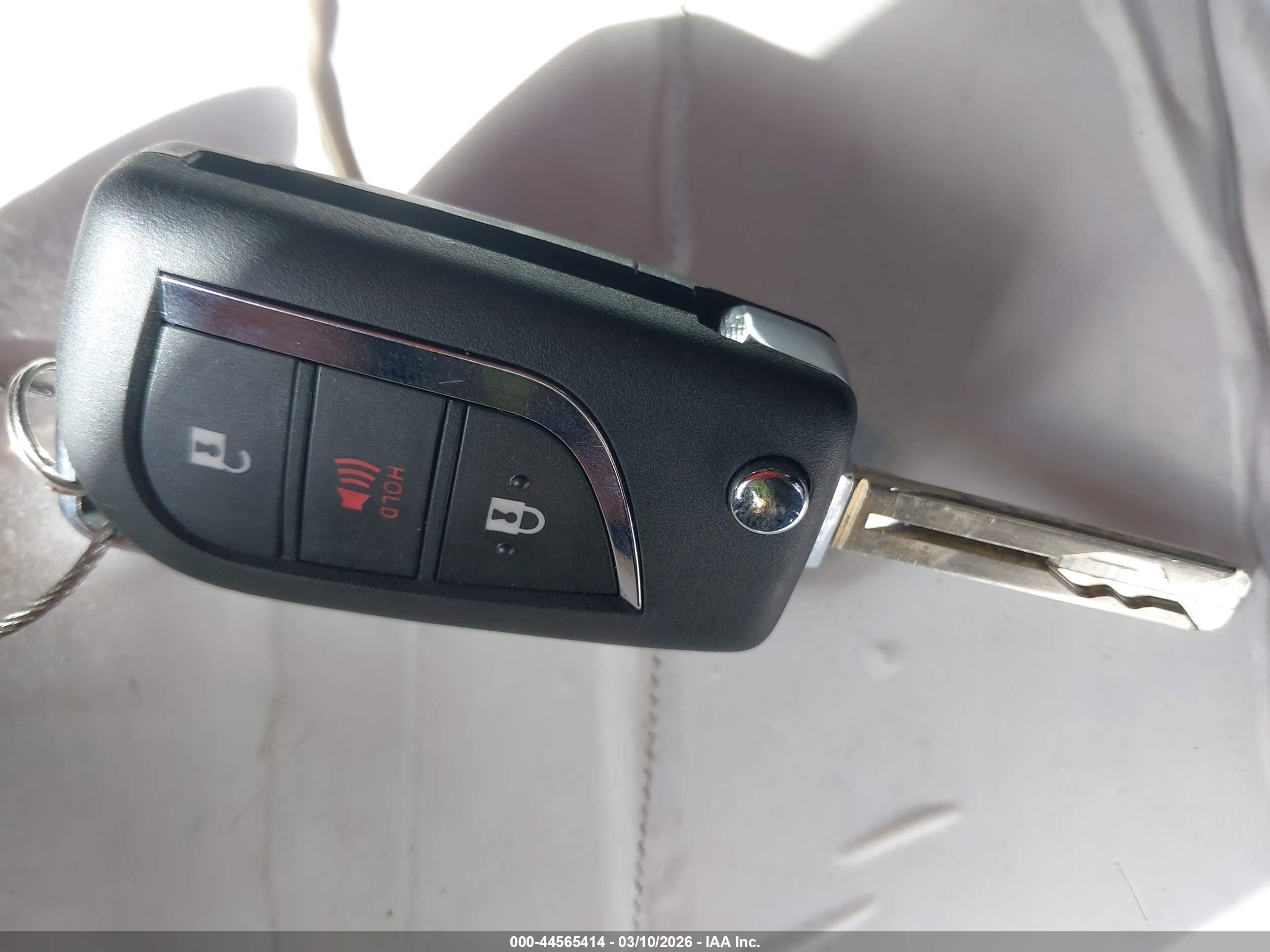 TOYOTA RAV4 image 11