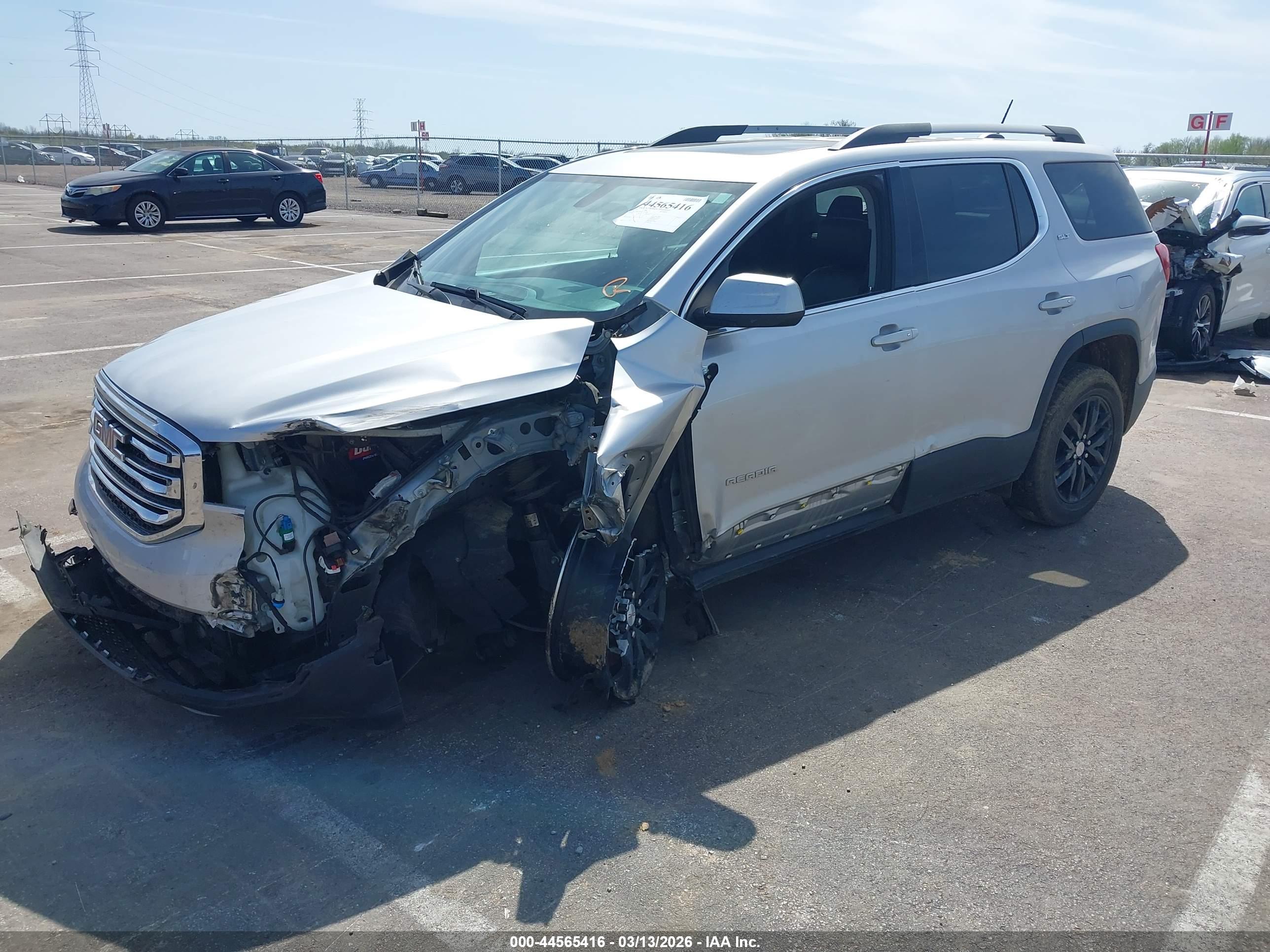GMC ACADIA image 2
