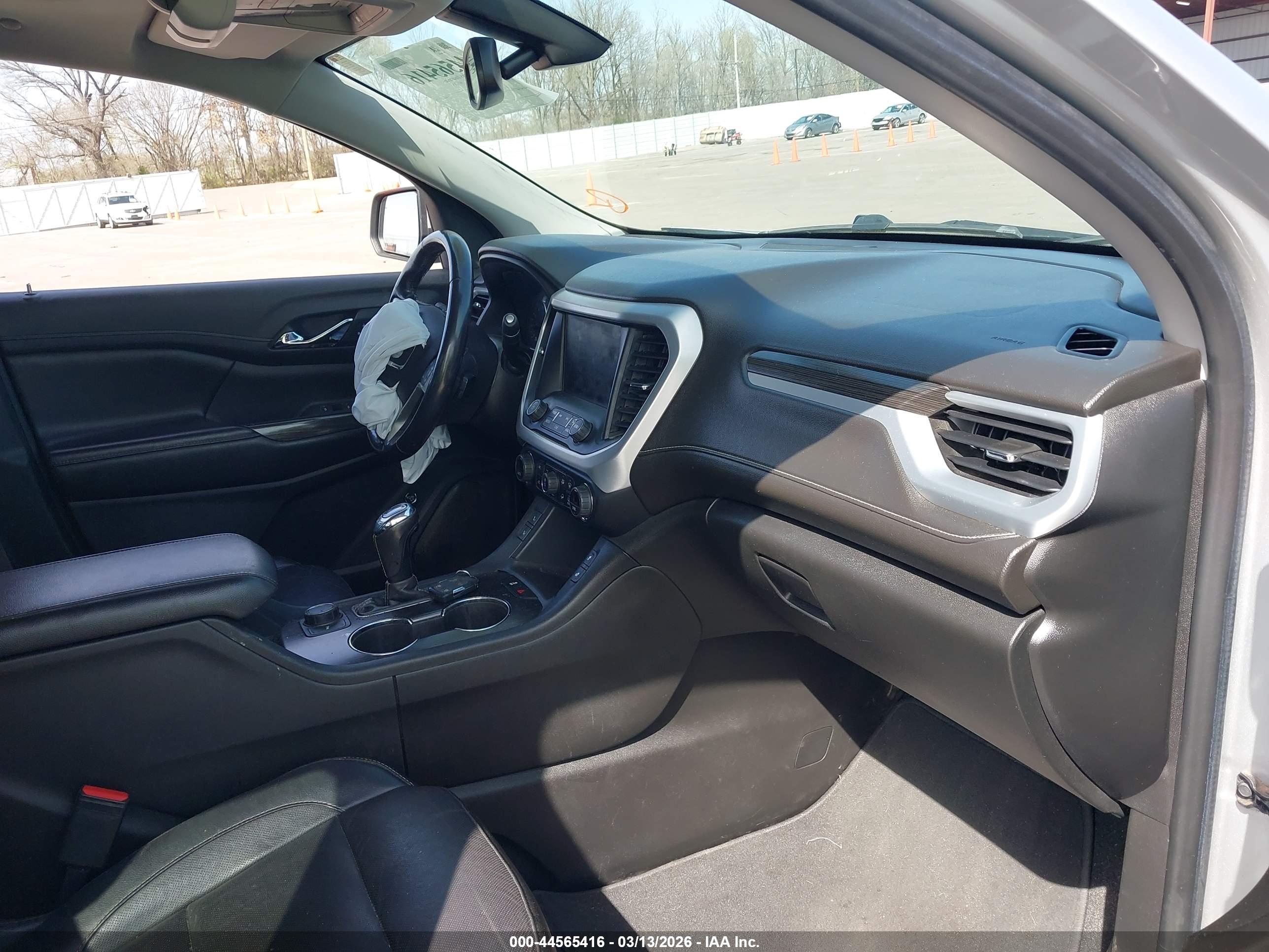 GMC ACADIA image 5