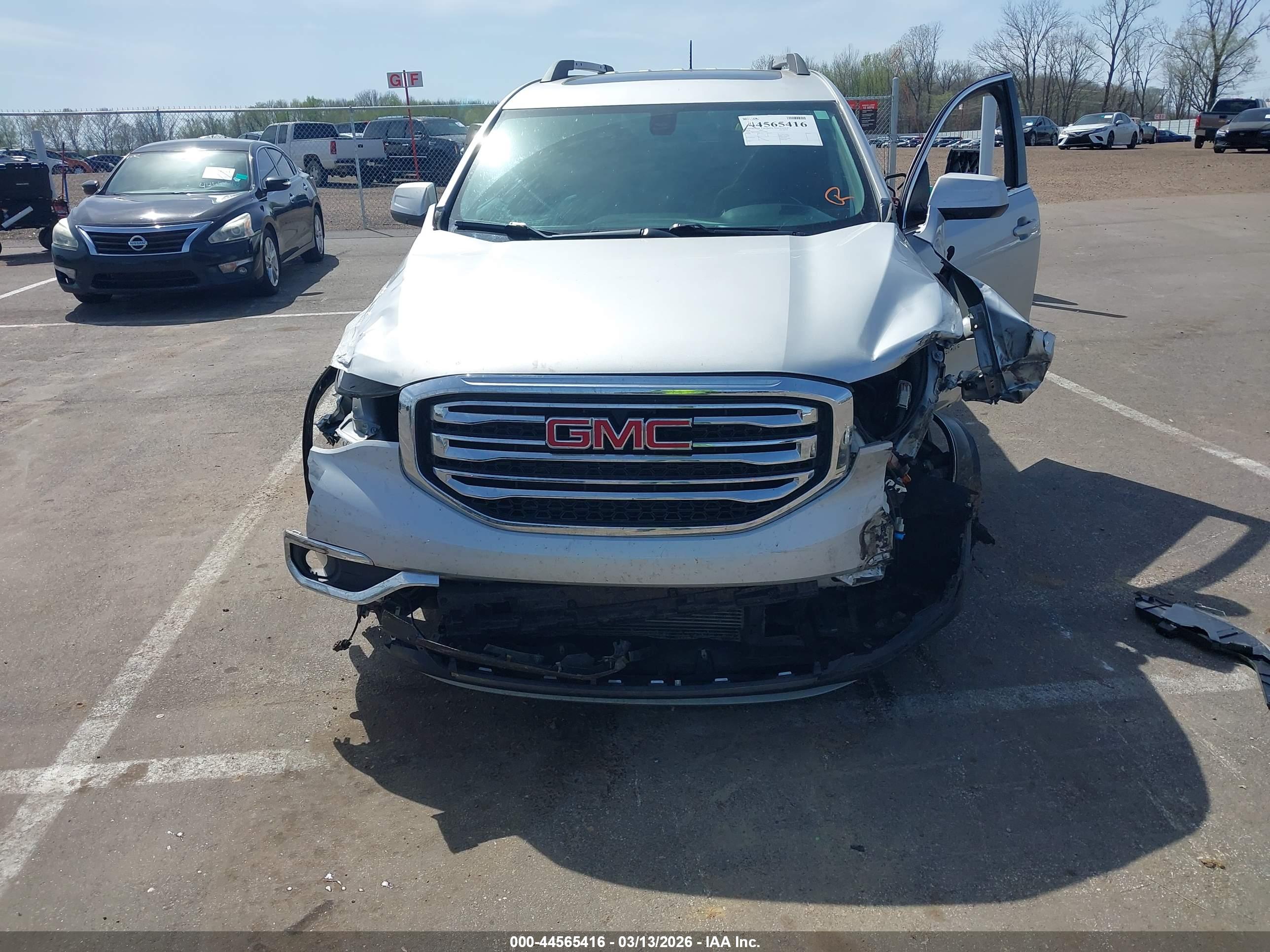 GMC ACADIA image 6