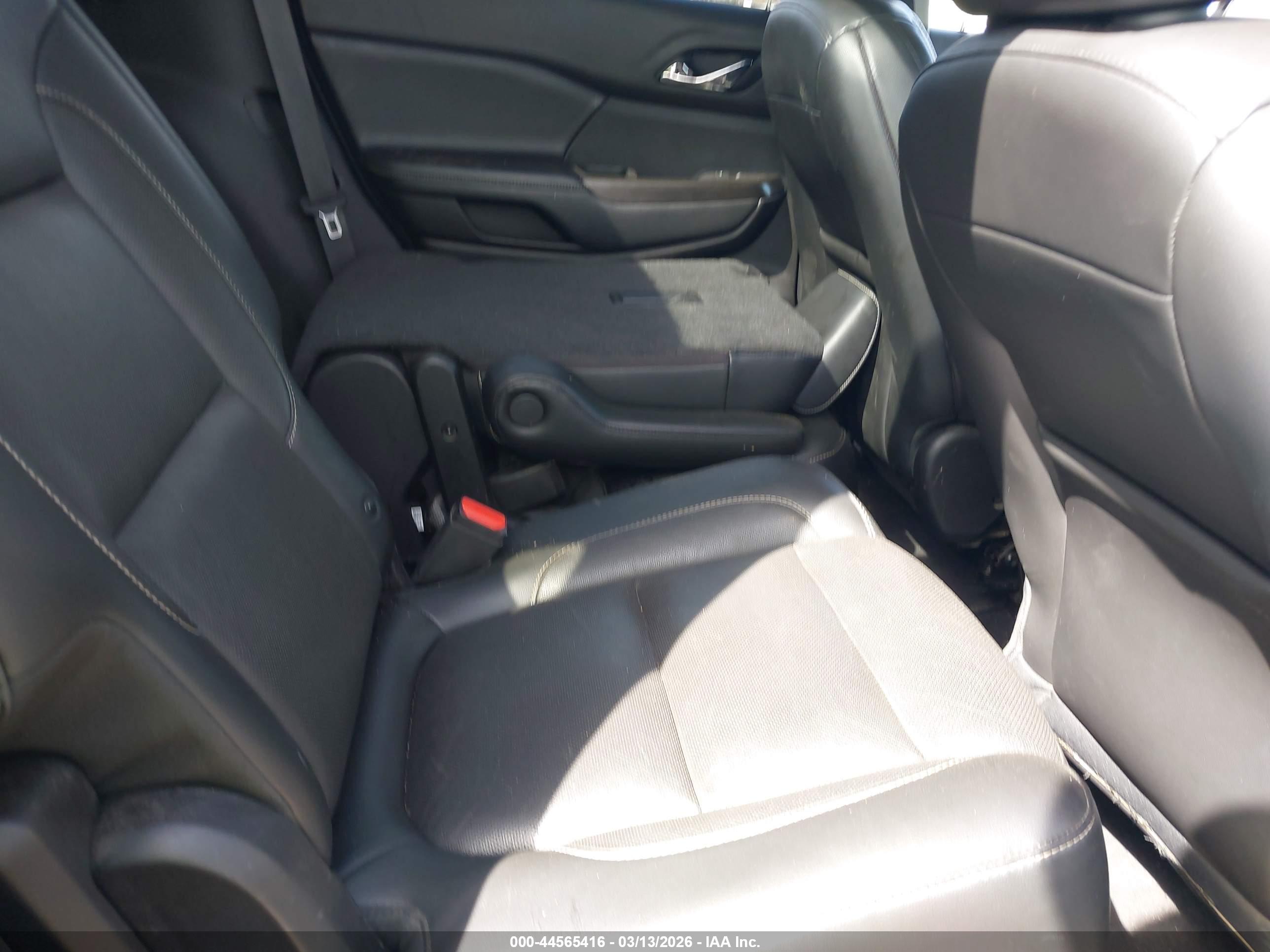 GMC ACADIA image 8