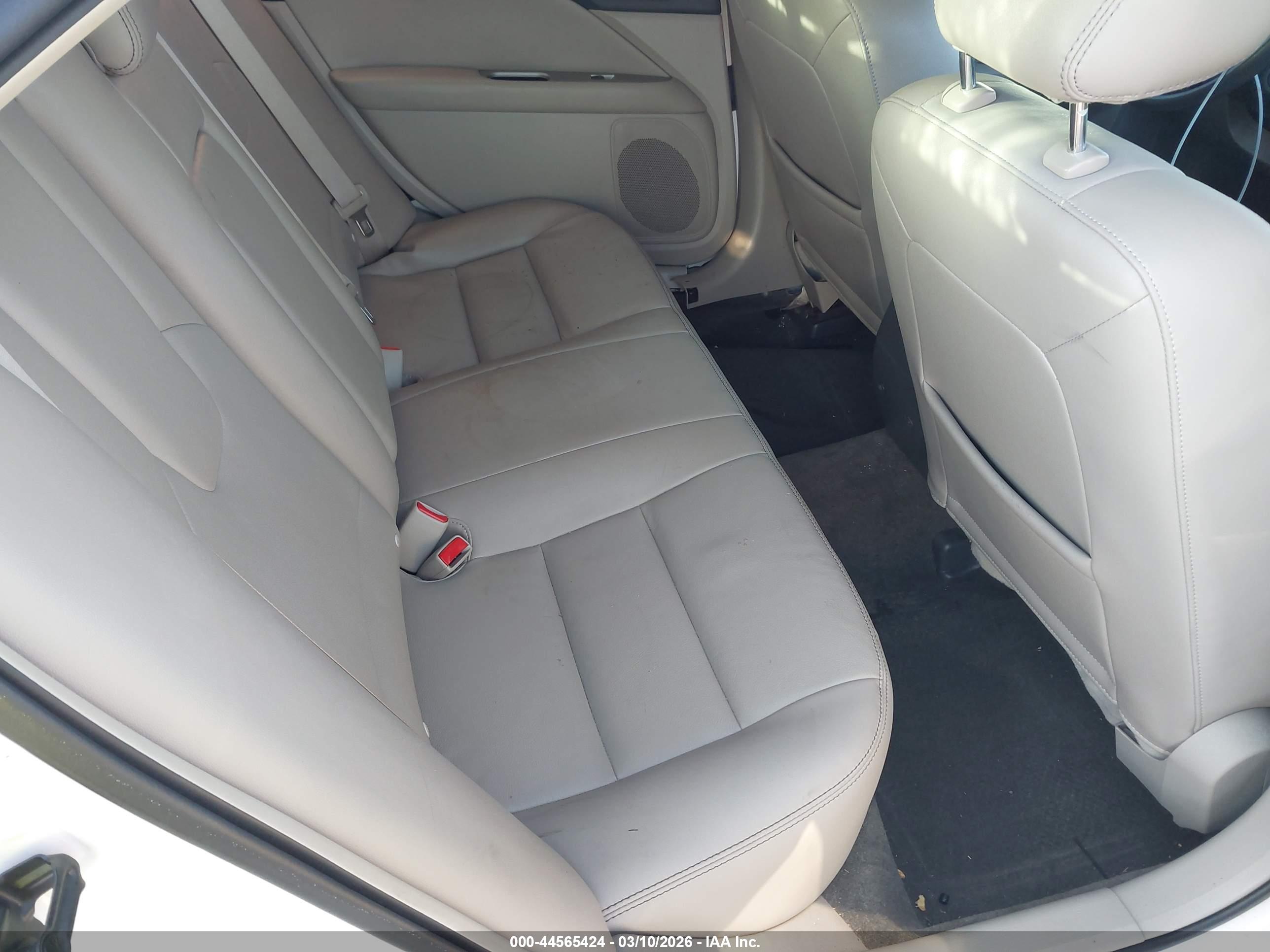 FORD FUSION image 8