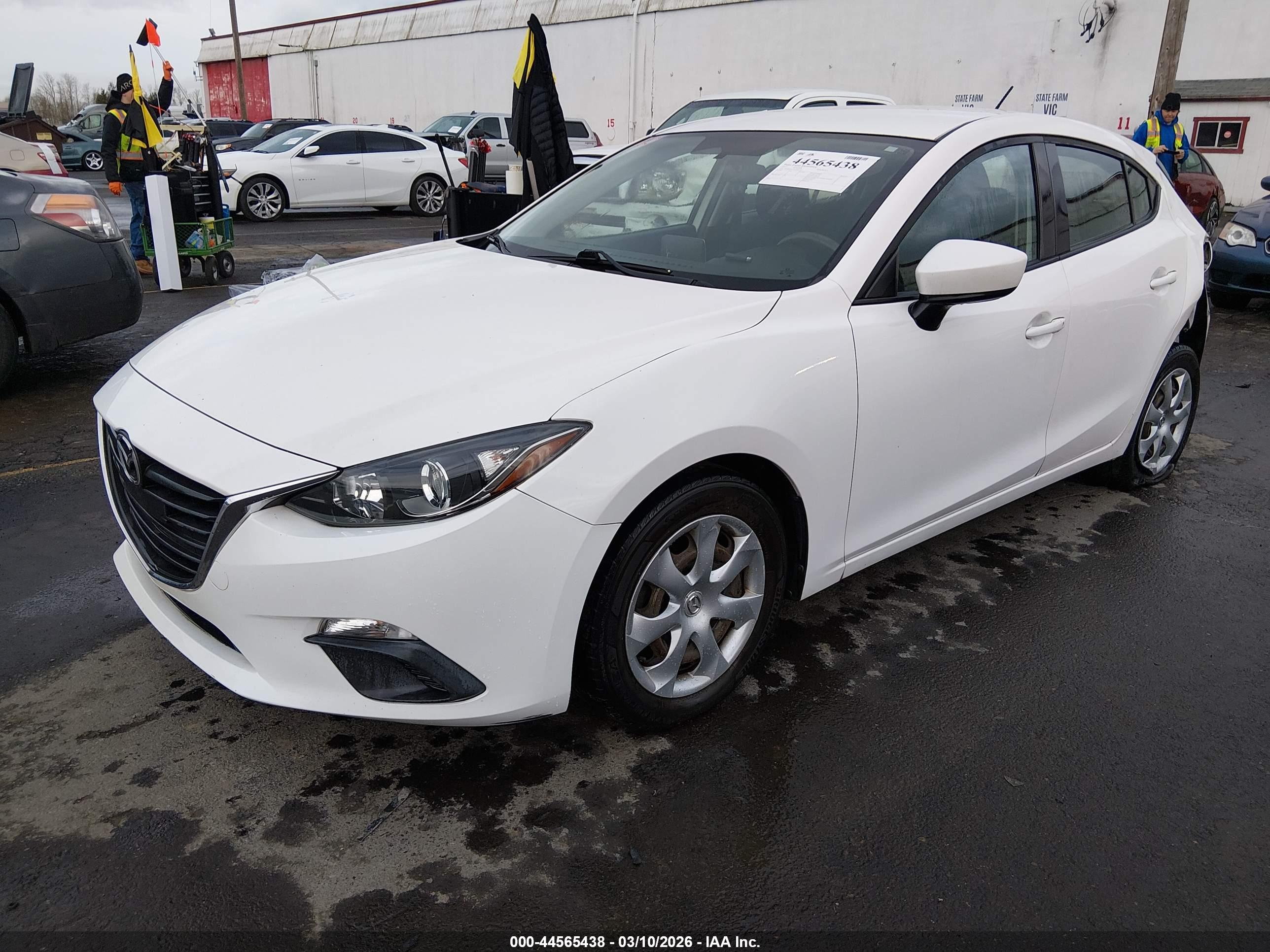 MAZDA MAZDA3 image 2