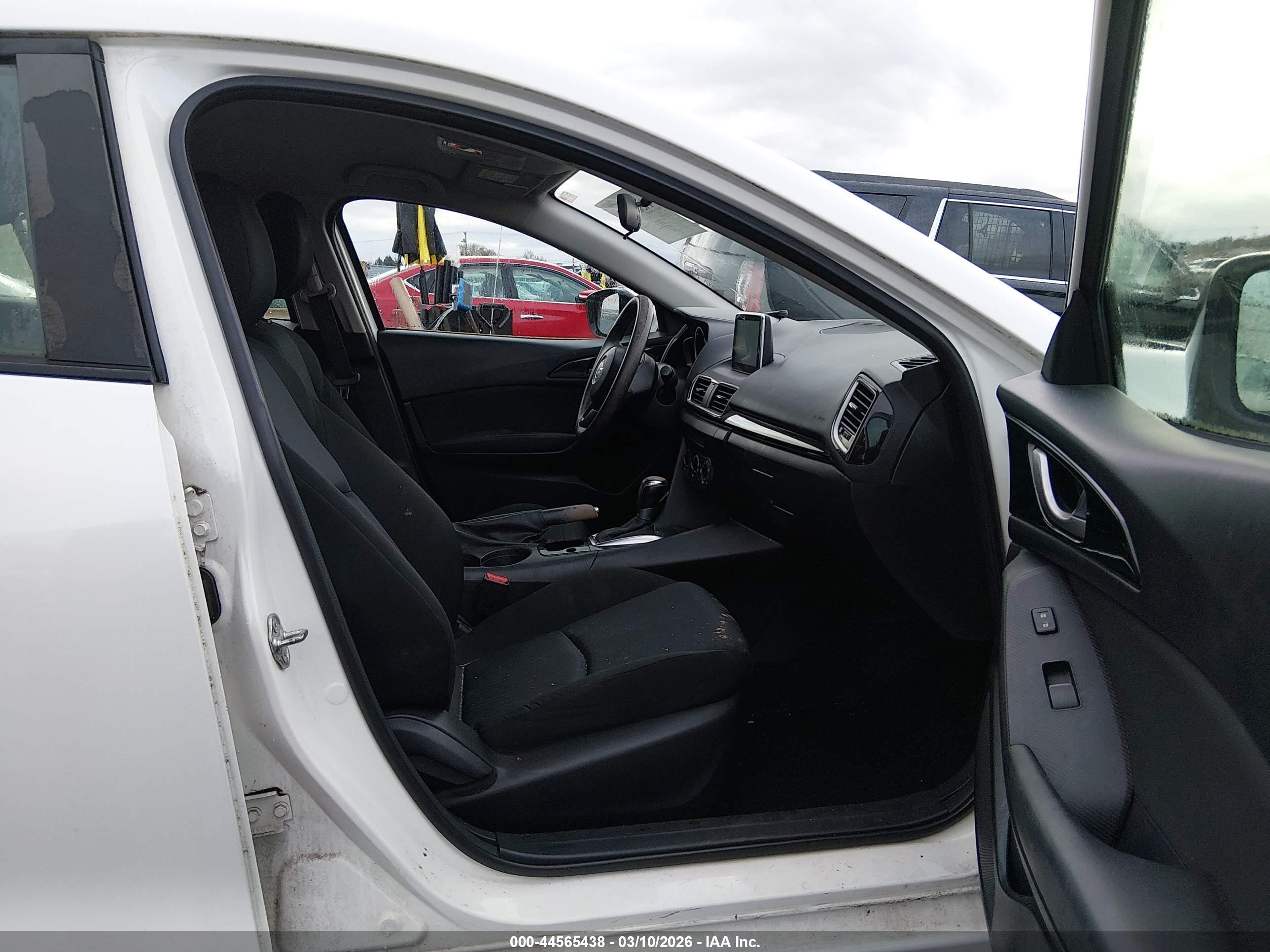MAZDA MAZDA3 image 5