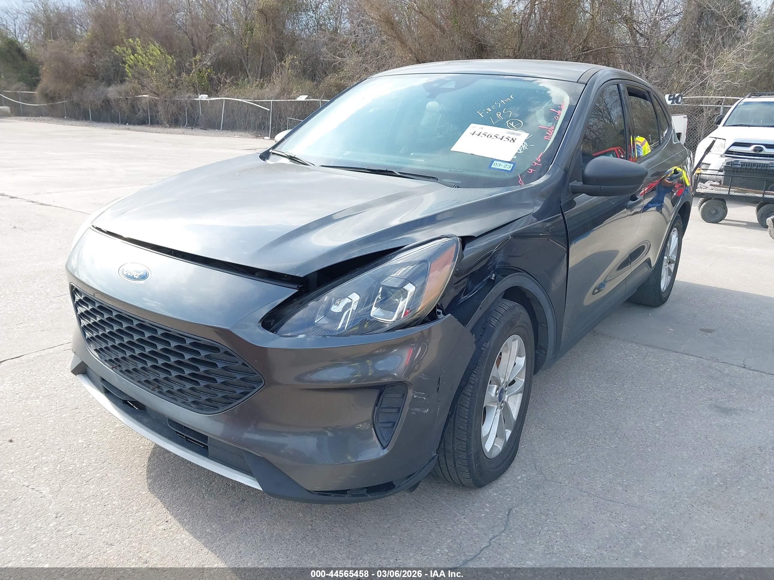 FORD ESCAPE image 2