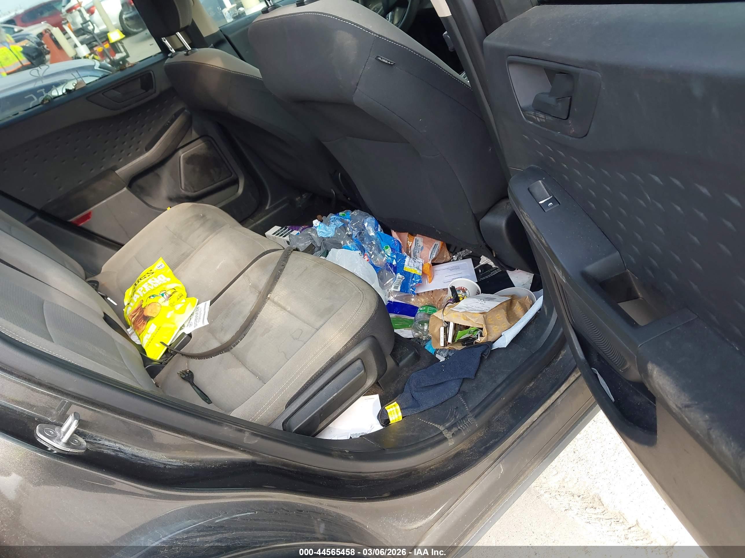 FORD ESCAPE image 8