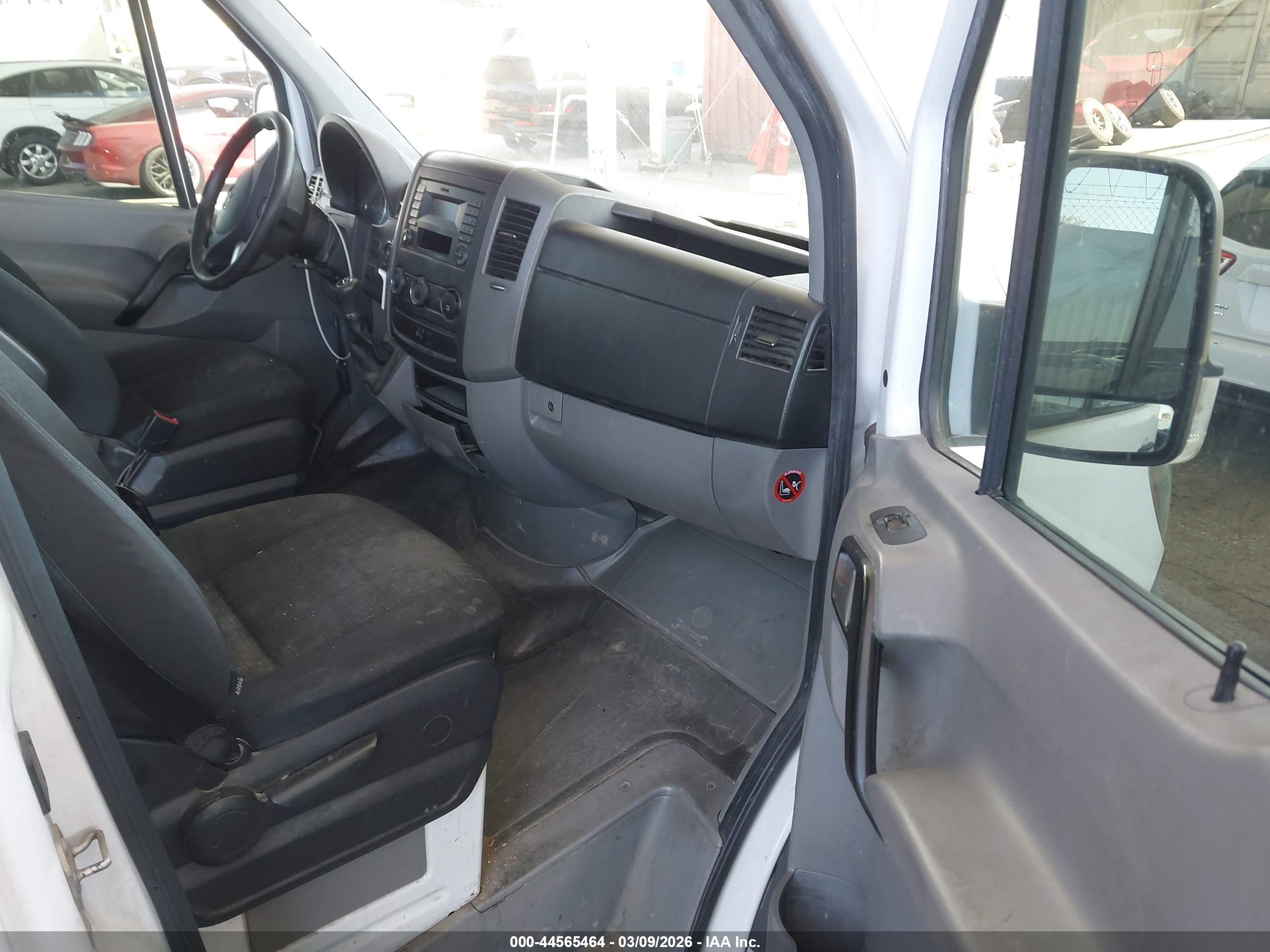 MERCEDES-BENZ SPRINTER image 5