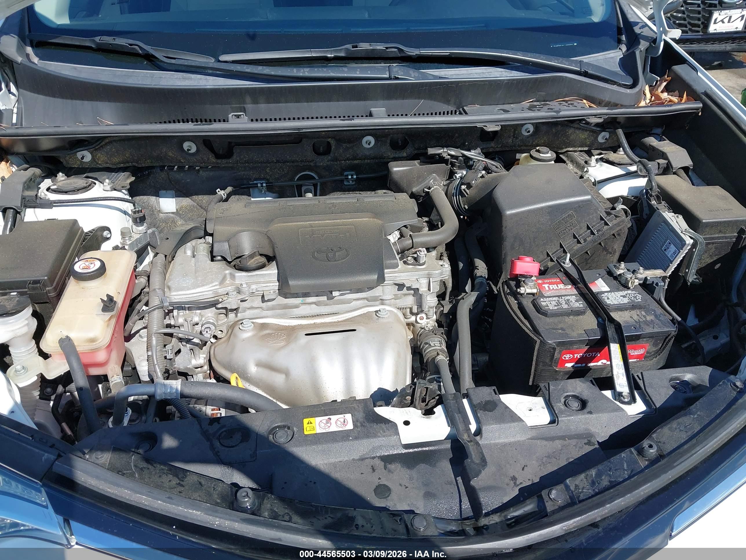 TOYOTA RAV4 image 10