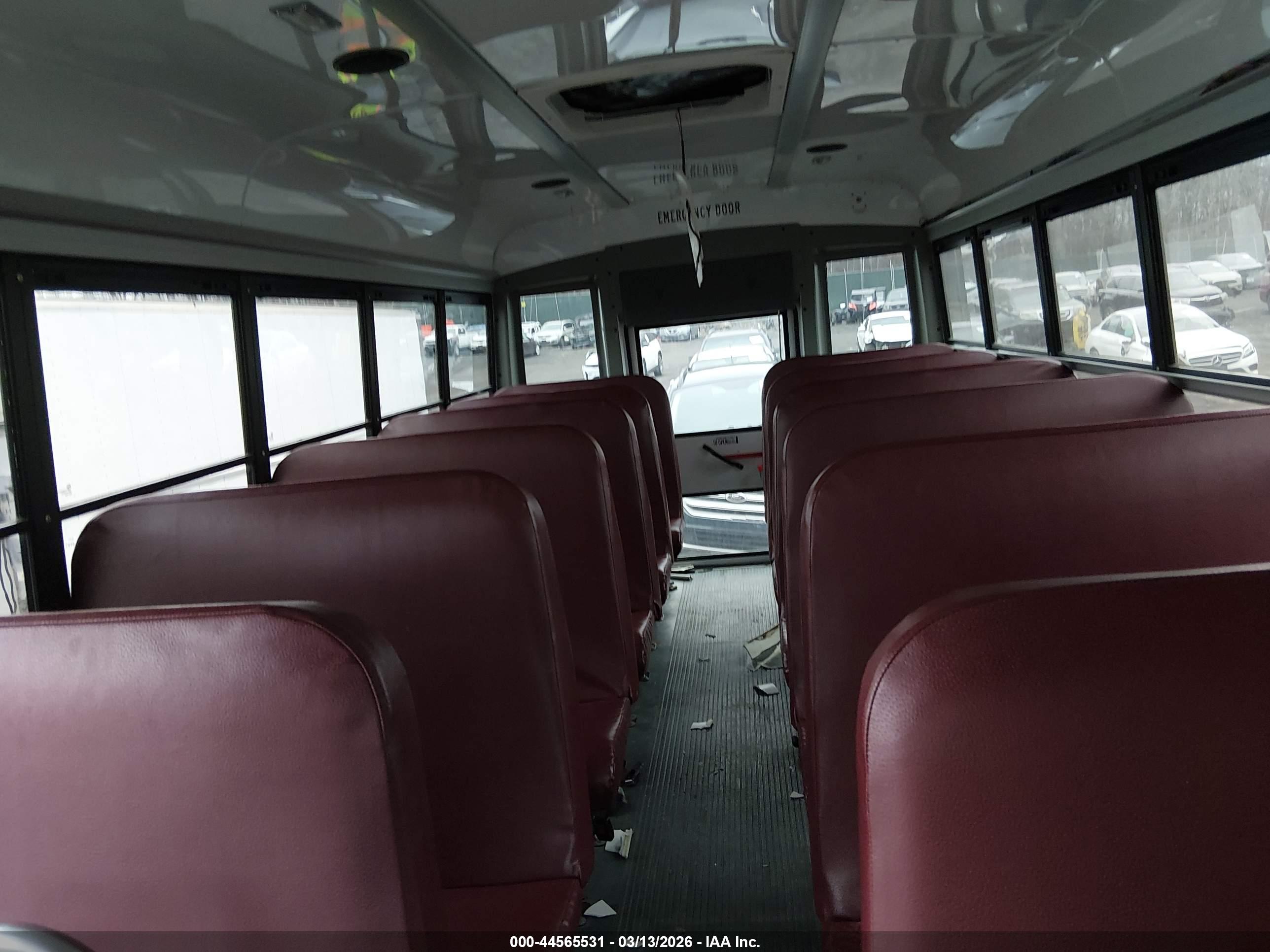 CHEVROLET BUS image 8