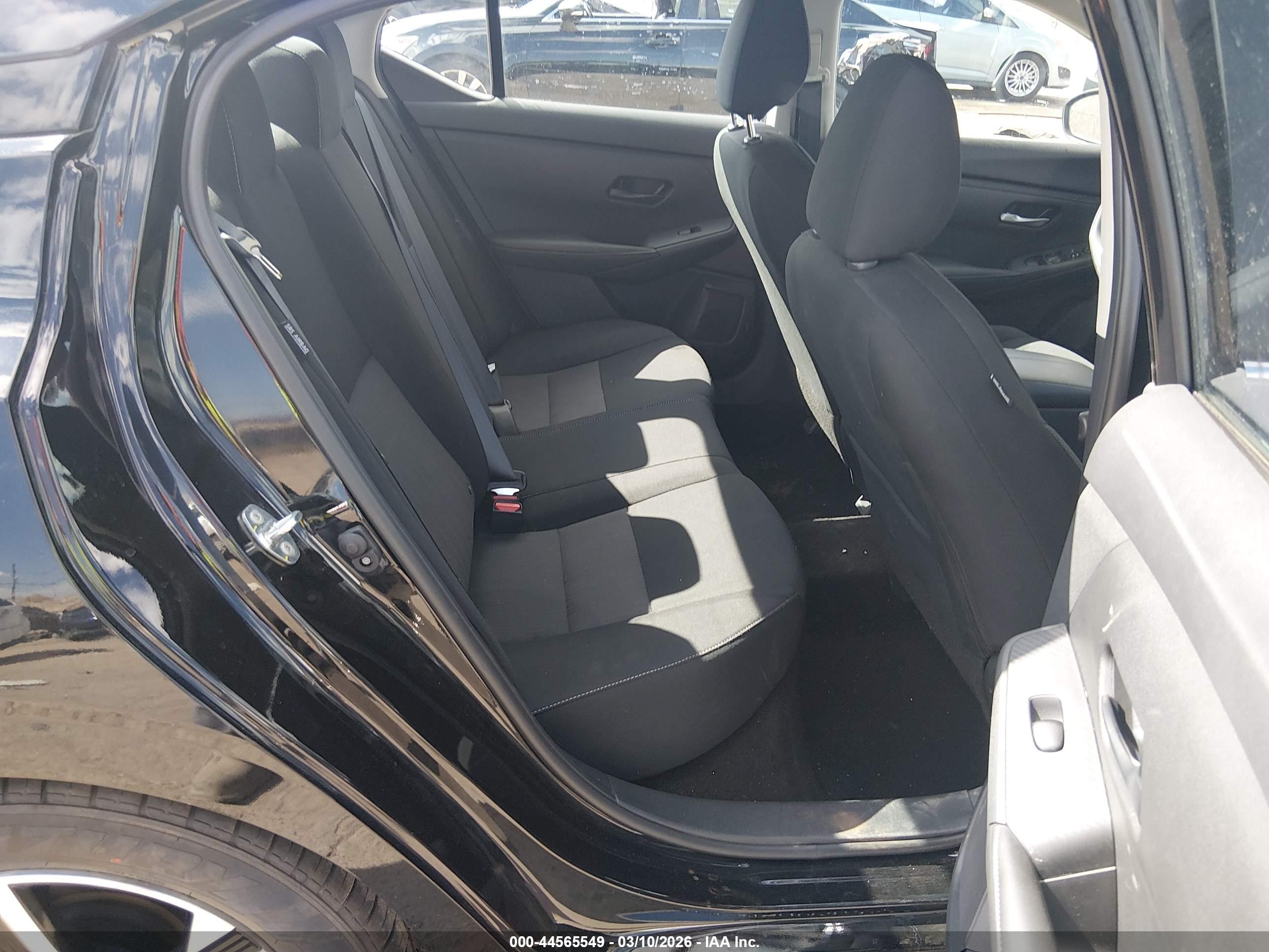 NISSAN SENTRA image 8