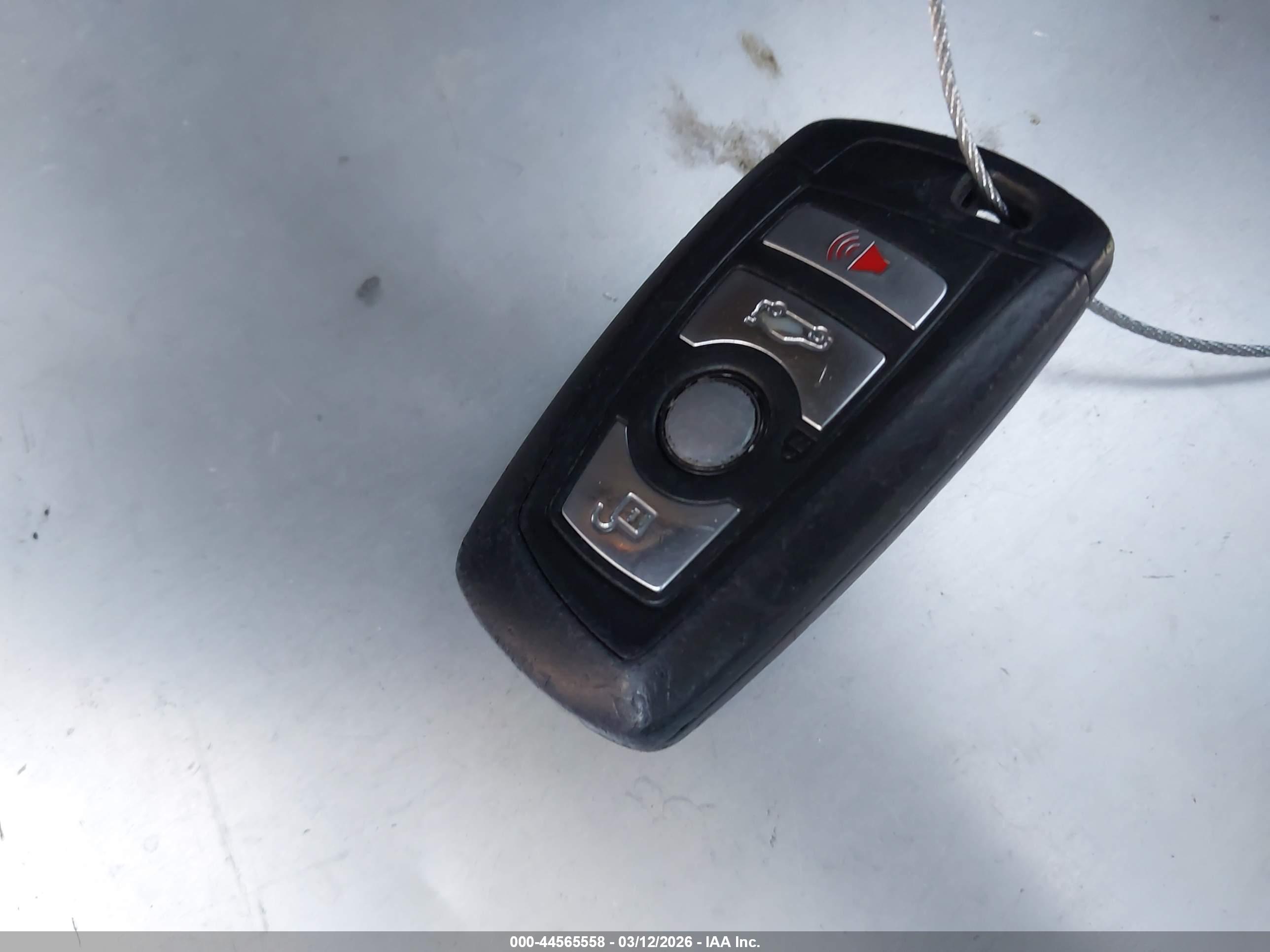 BMW 320I image 11