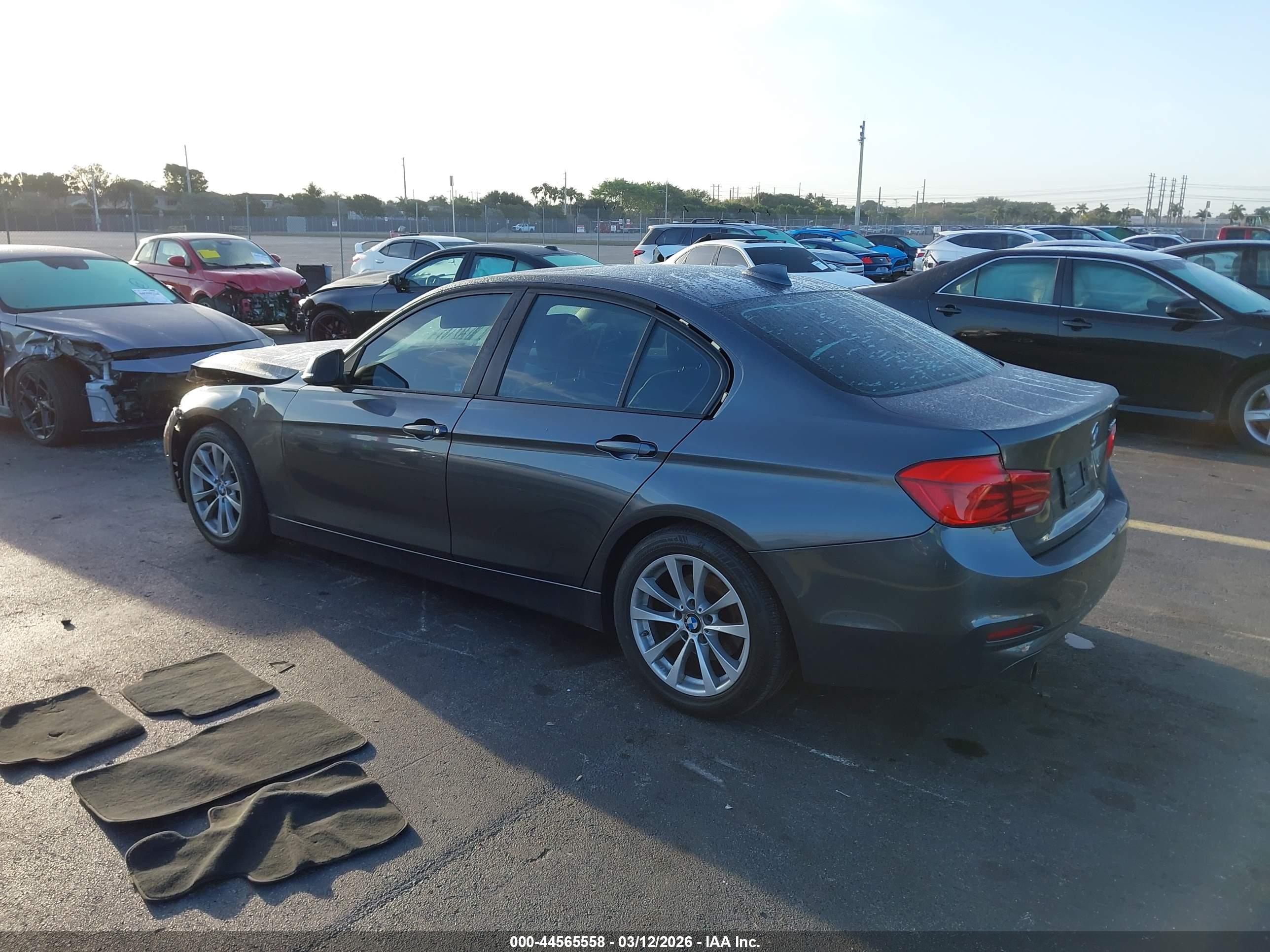 BMW 320I image 3