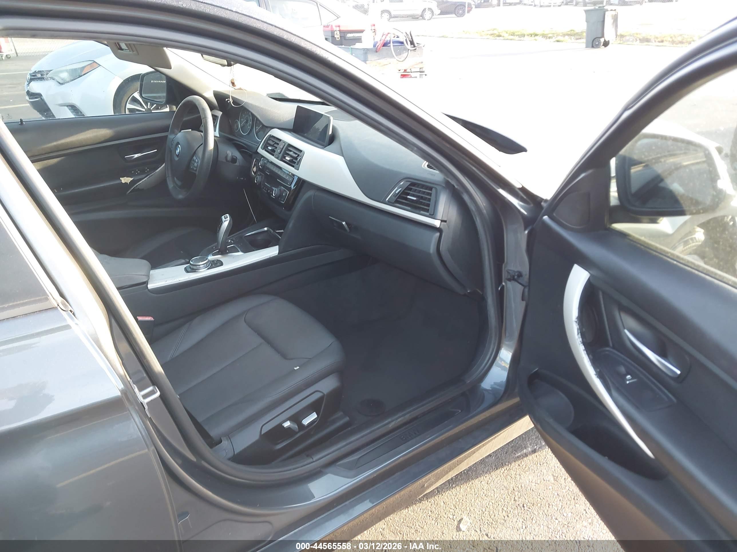 BMW 320I image 5