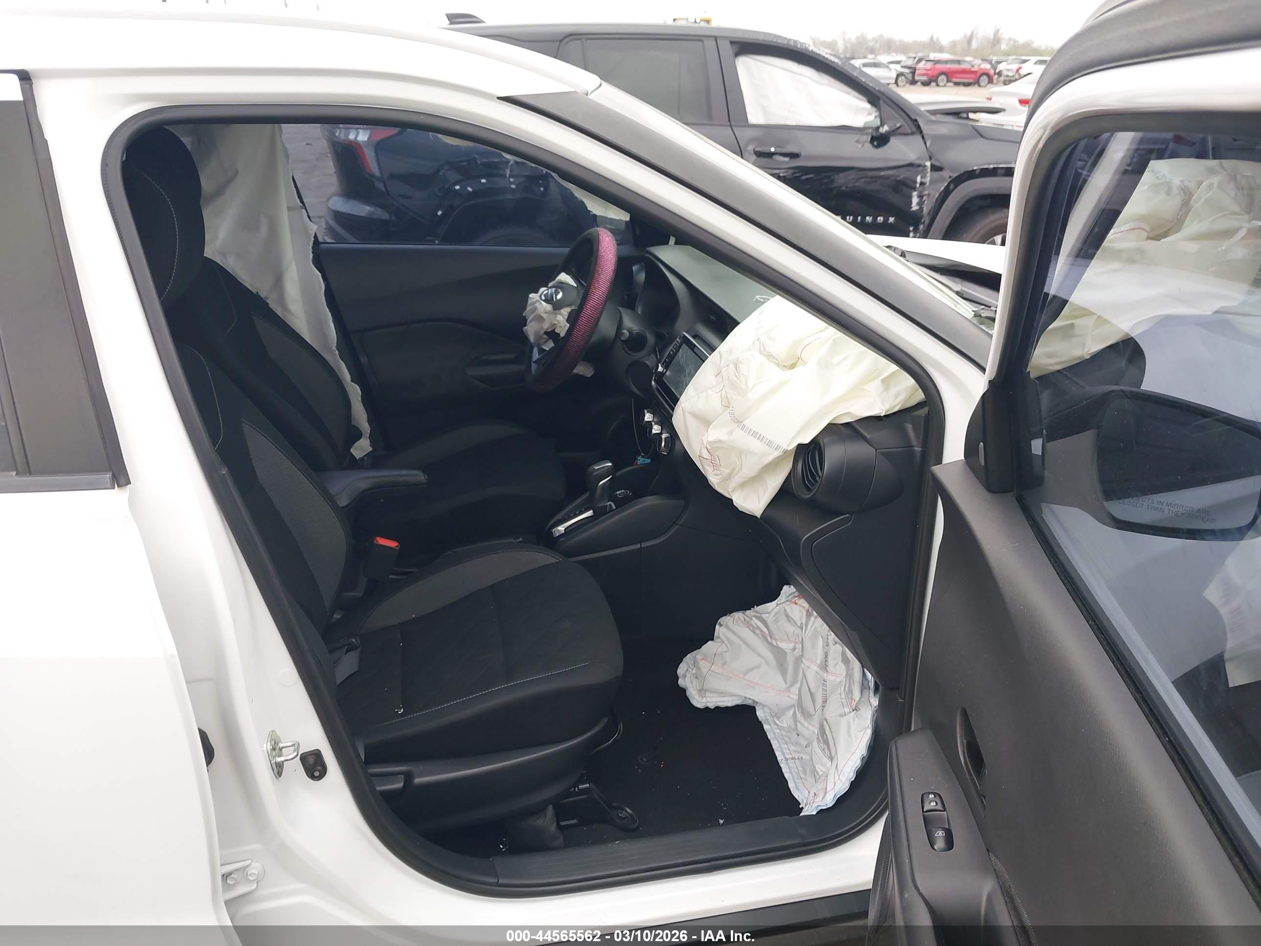 NISSAN KICKS image 5
