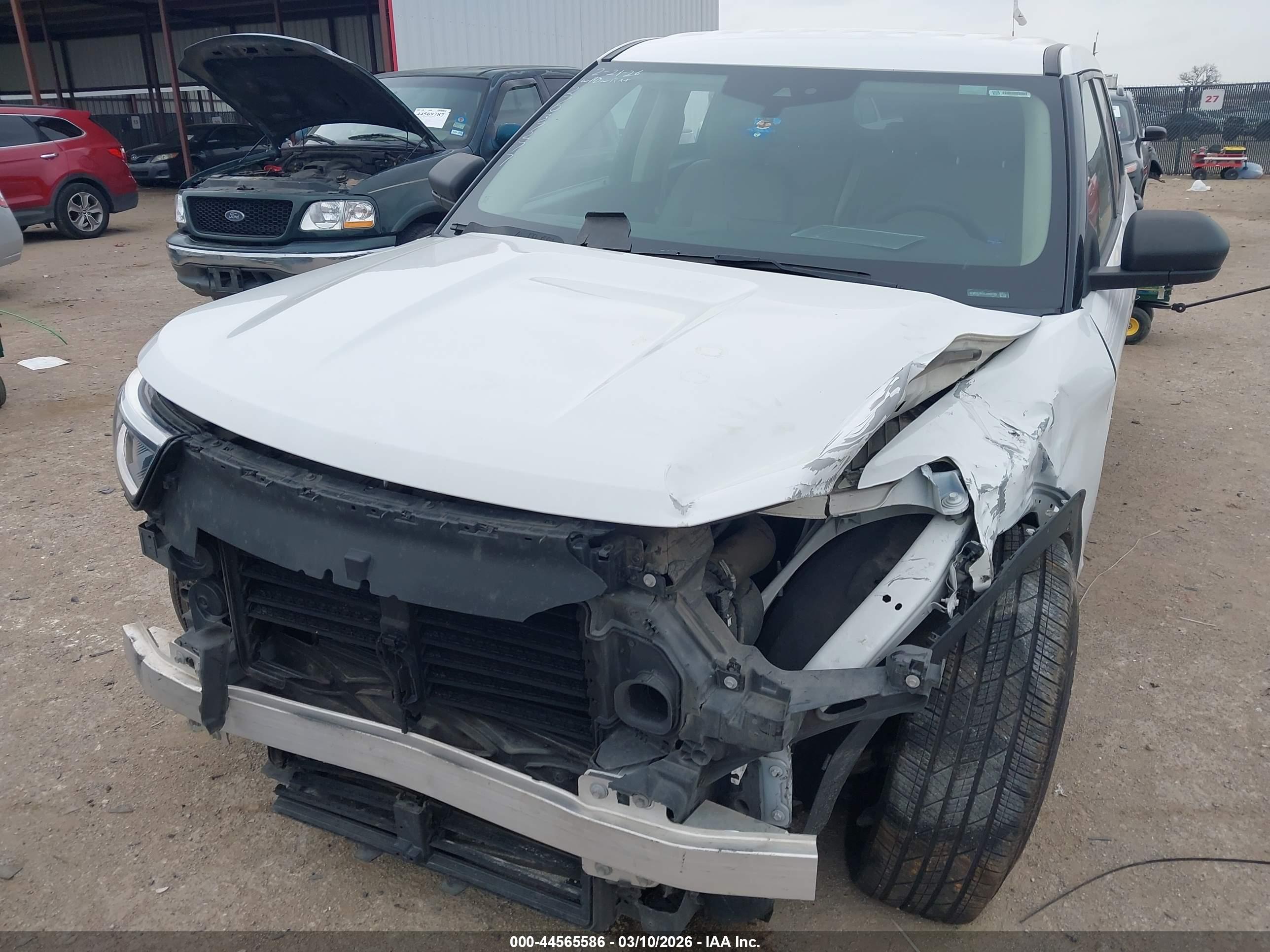FORD EXPLORER image 6