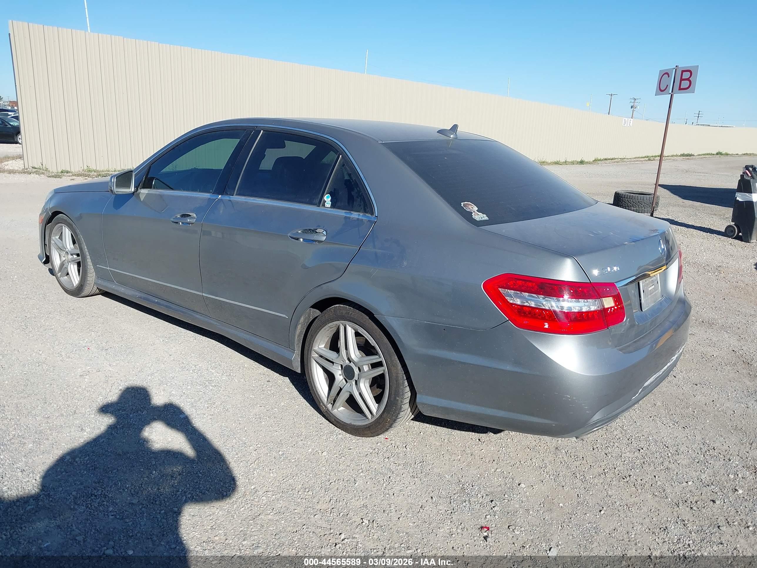 MERCEDES-BENZ E image 3