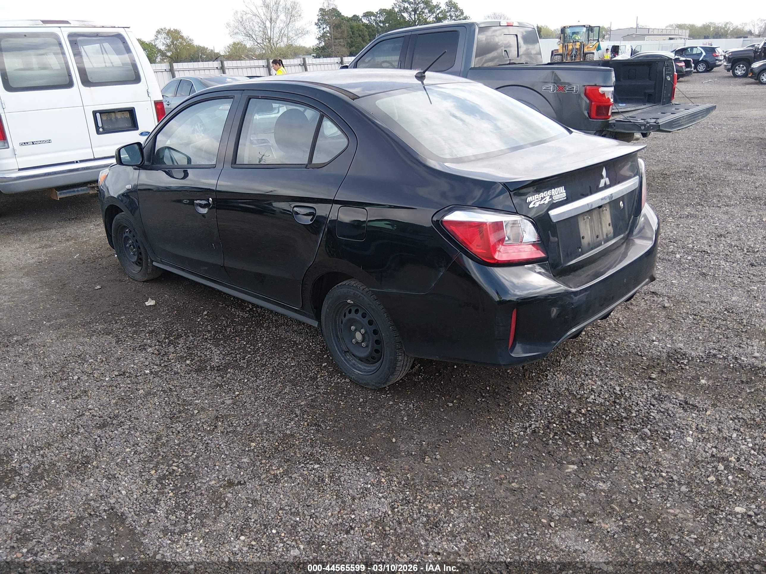 MITSUBISHI MIRAGE image 3