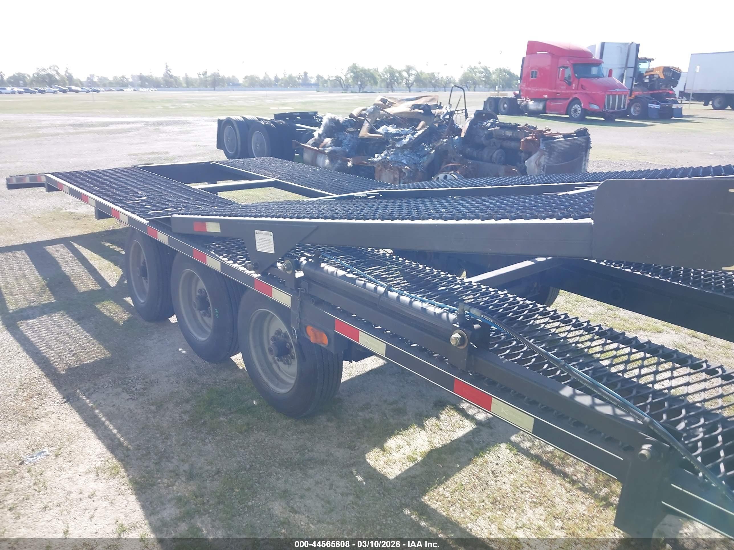 KAUFMAN TRAILERS image 8