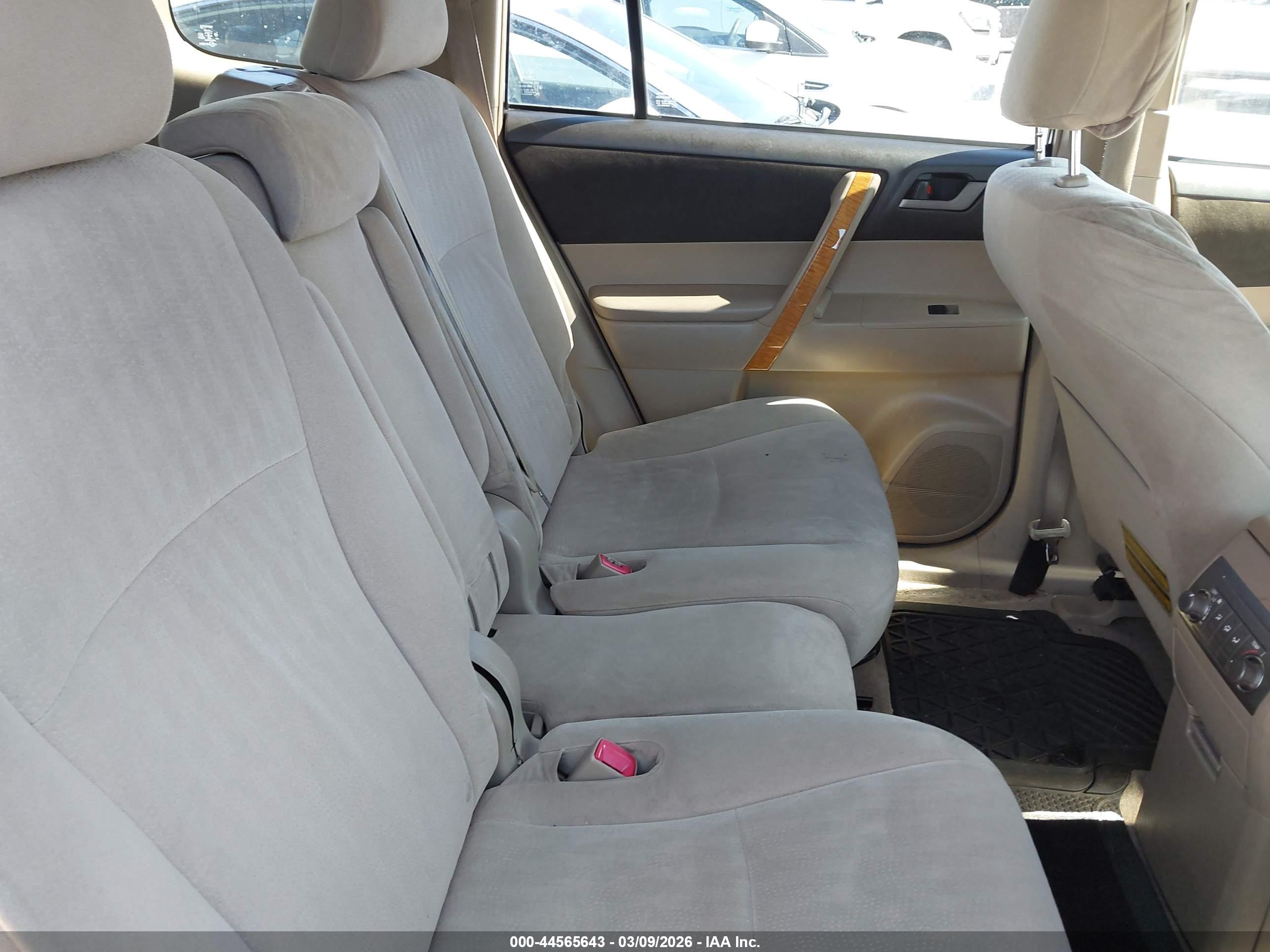 TOYOTA HIGHLANDER image 8