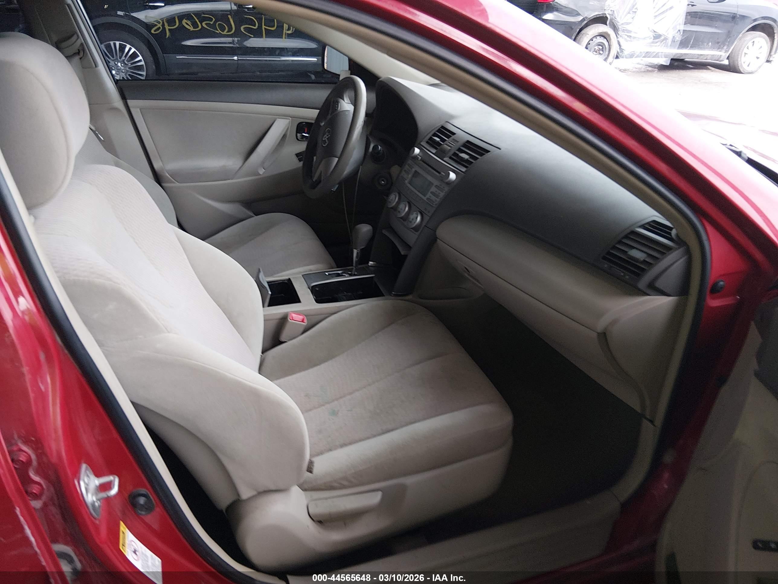 TOYOTA CAMRY image 5