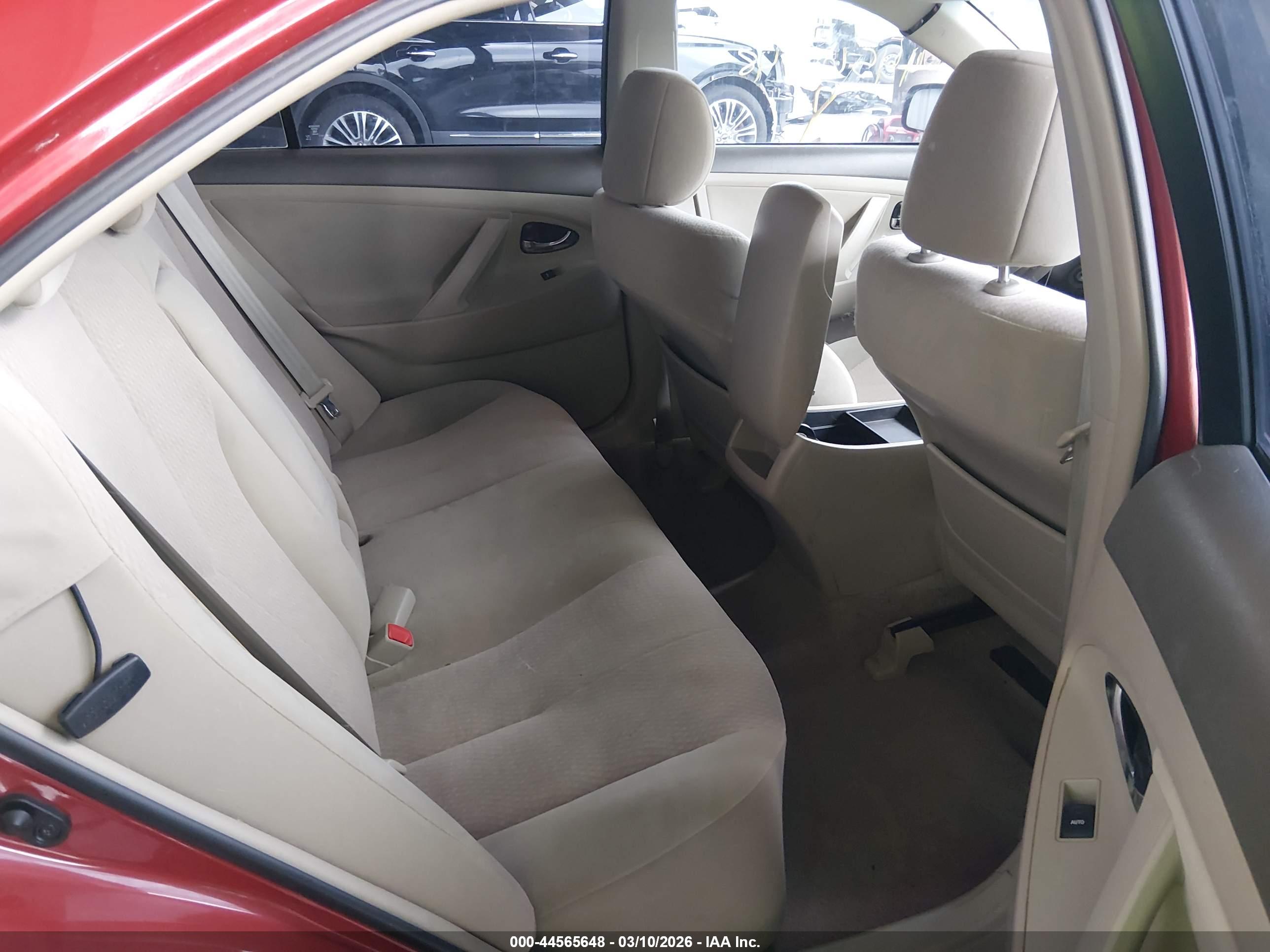 TOYOTA CAMRY image 8