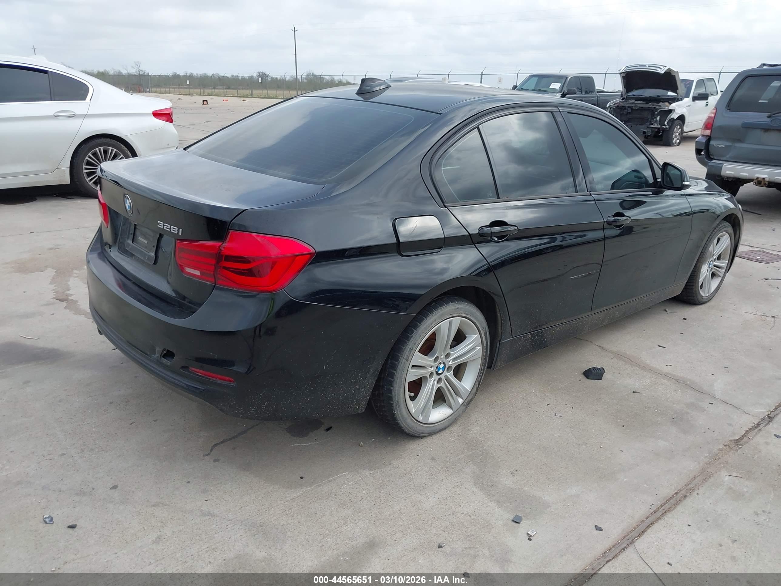 BMW 328I image 4