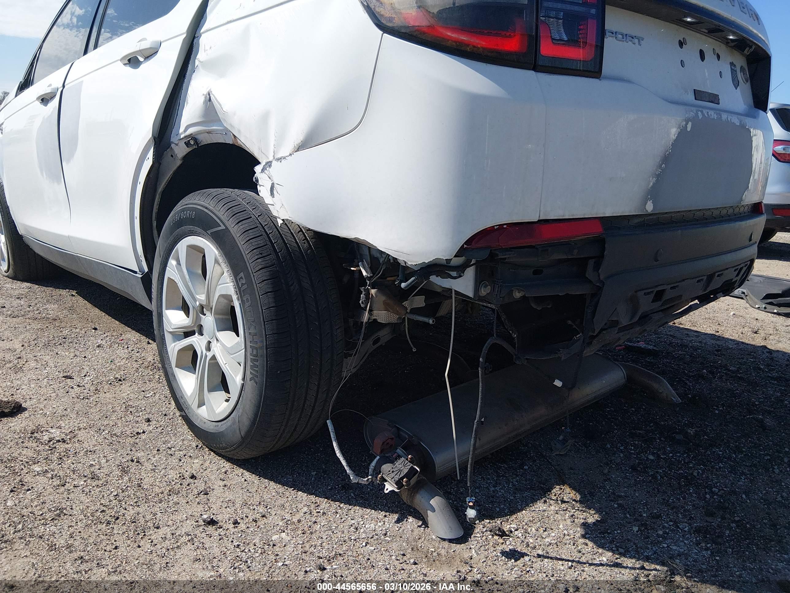 LAND ROVER image 6