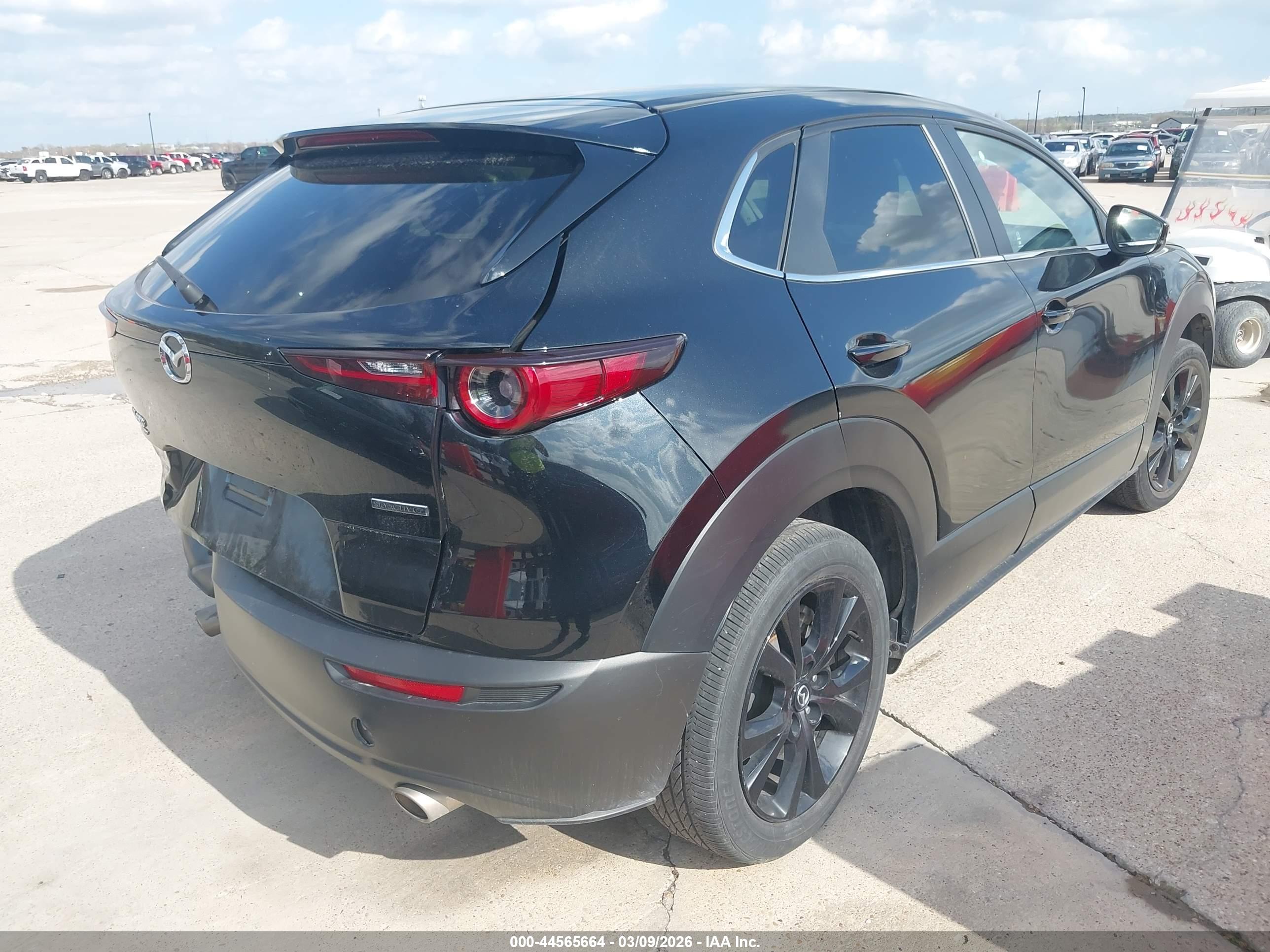 MAZDA CX-30 image 4