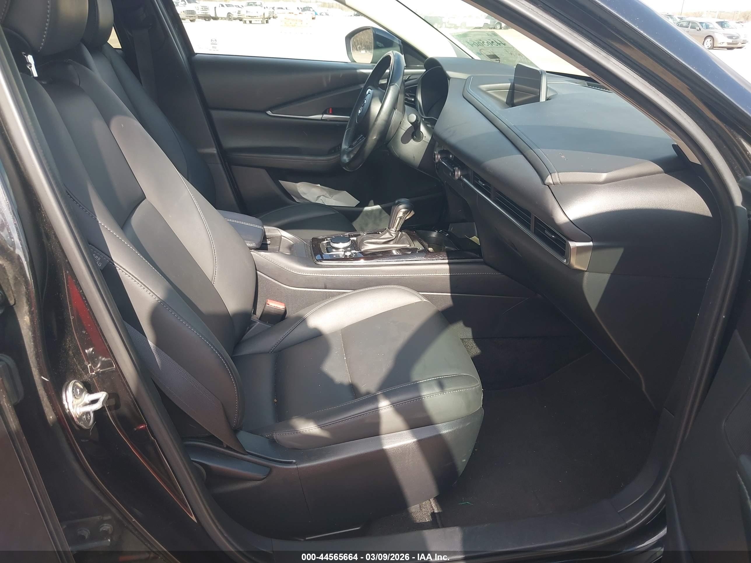 MAZDA CX-30 image 5