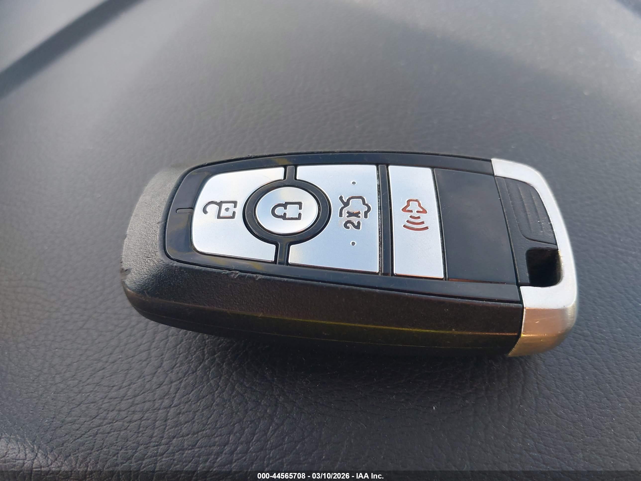 FORD FUSION image 11