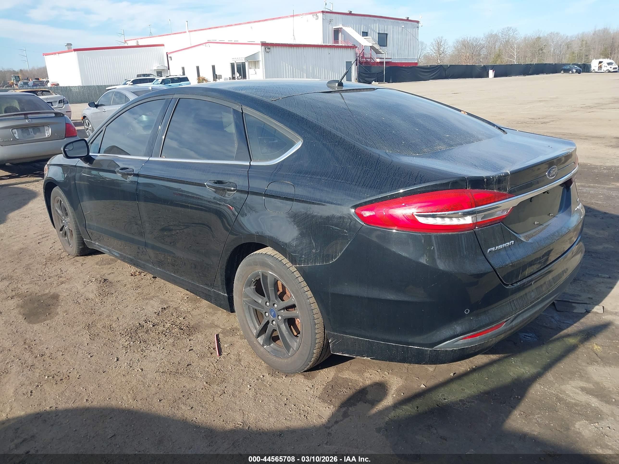 FORD FUSION image 3