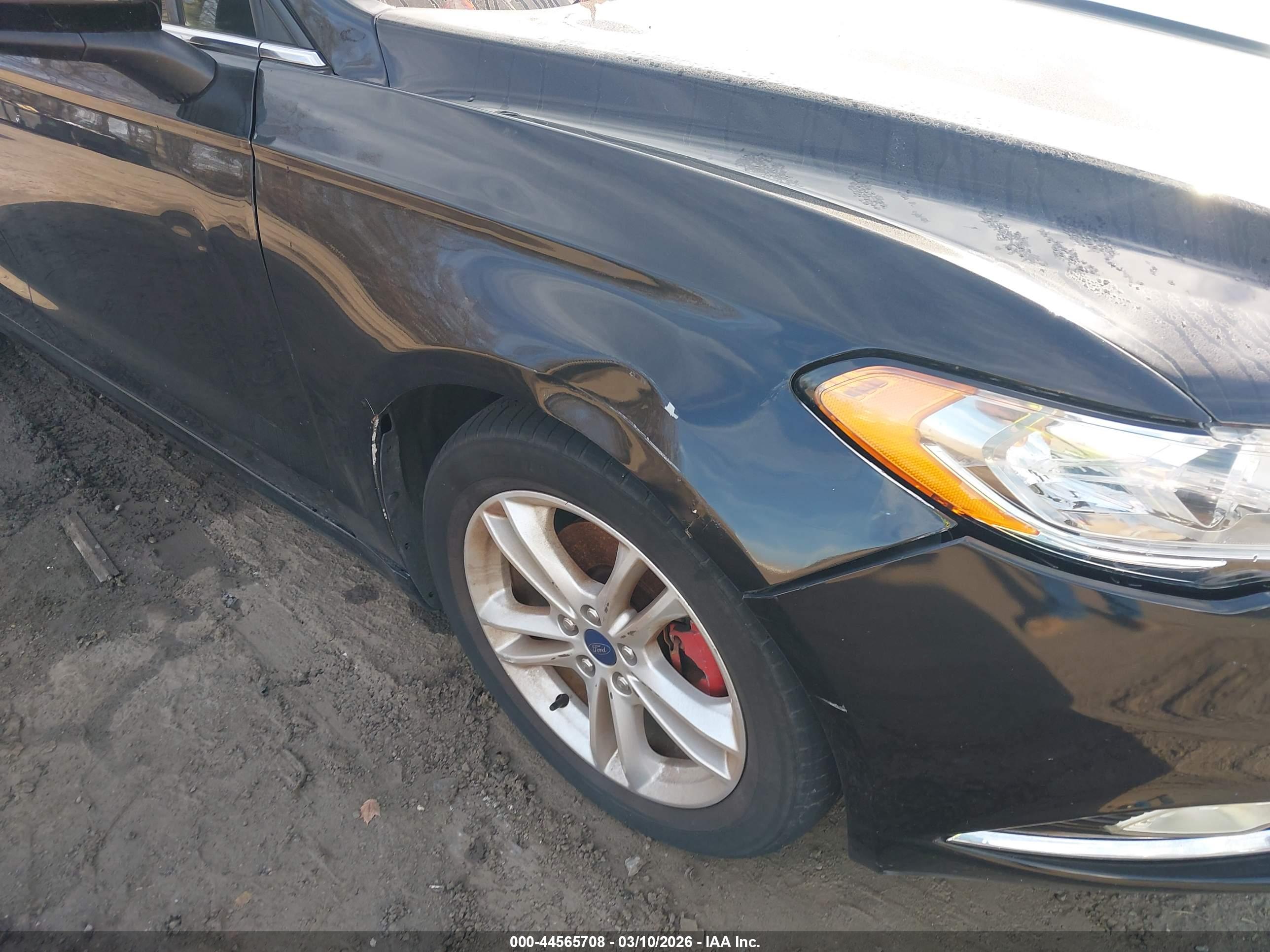 FORD FUSION image 6