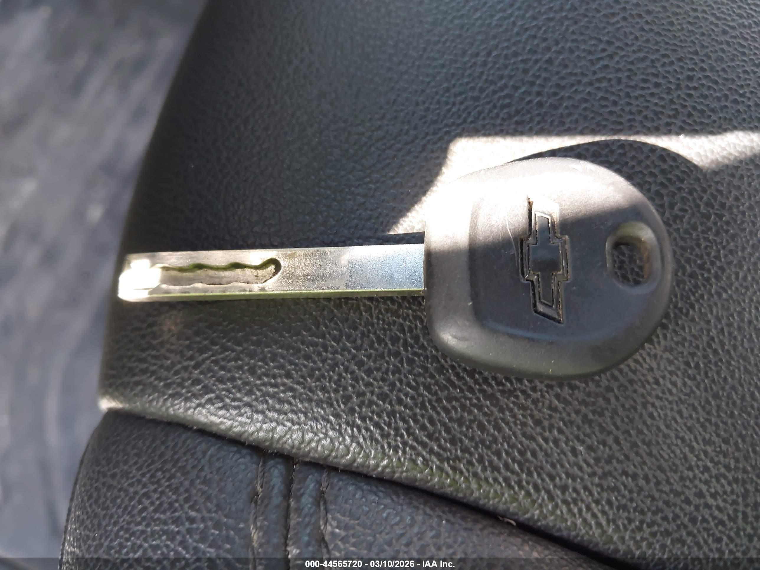 CHEVROLET SILVERADO image 11