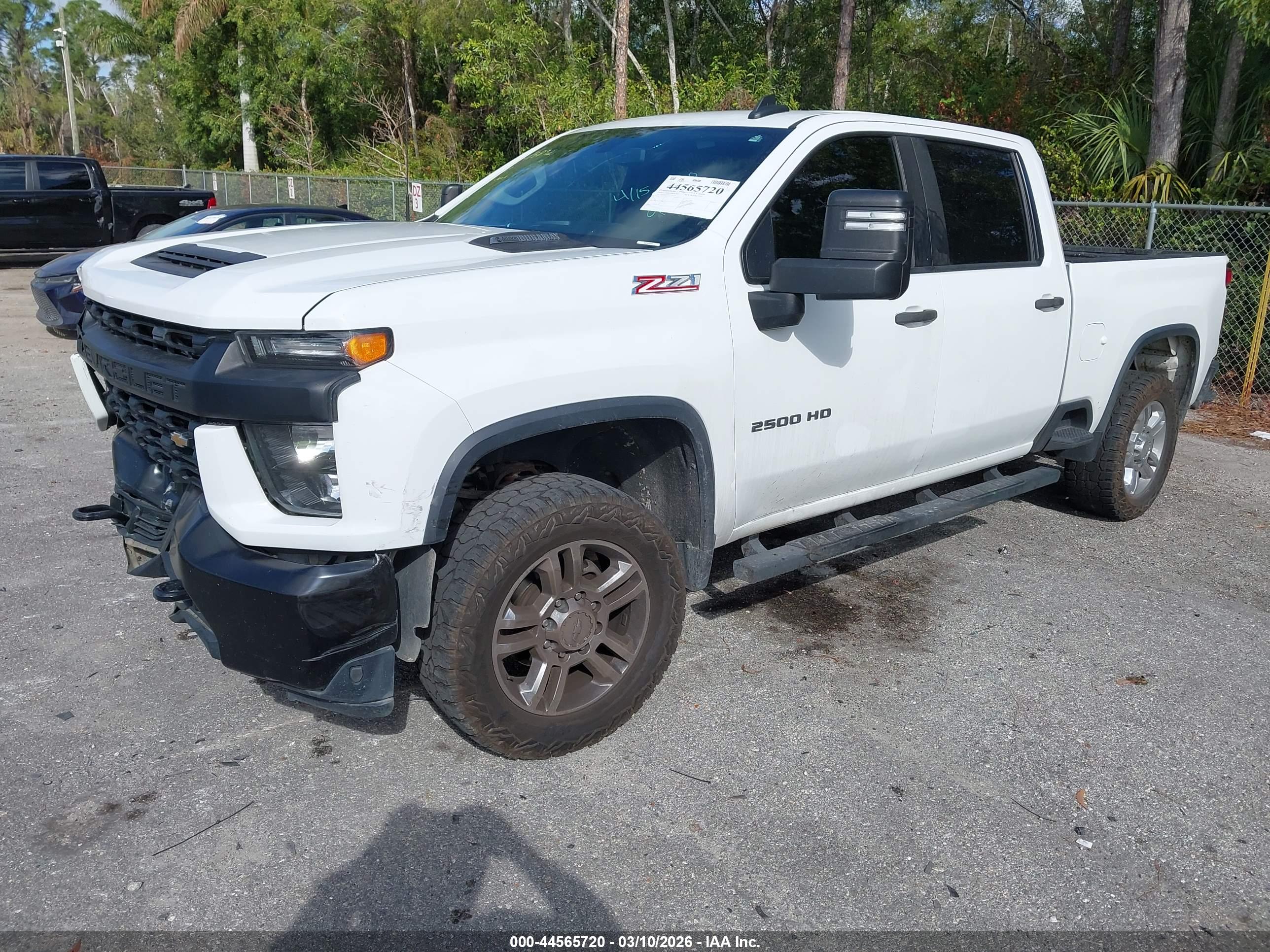 CHEVROLET SILVERADO image 2