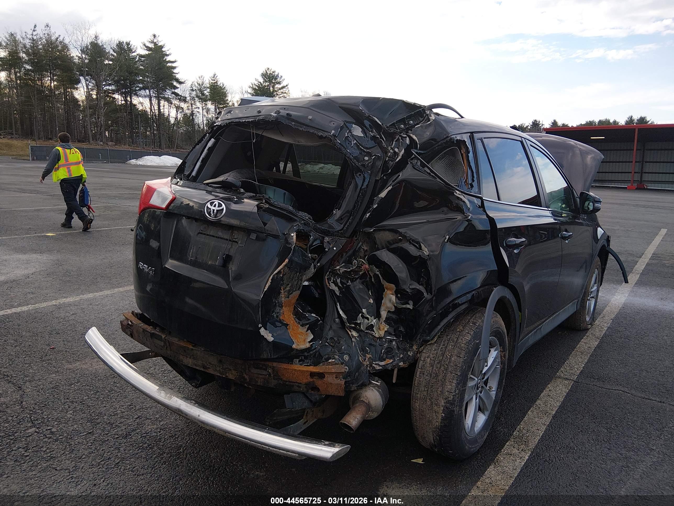 TOYOTA RAV4 image 6