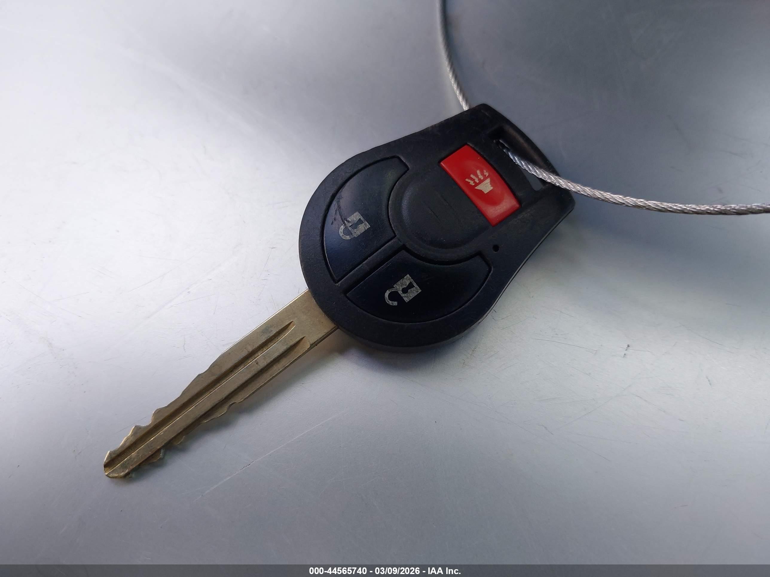 NISSAN VERSA image 11