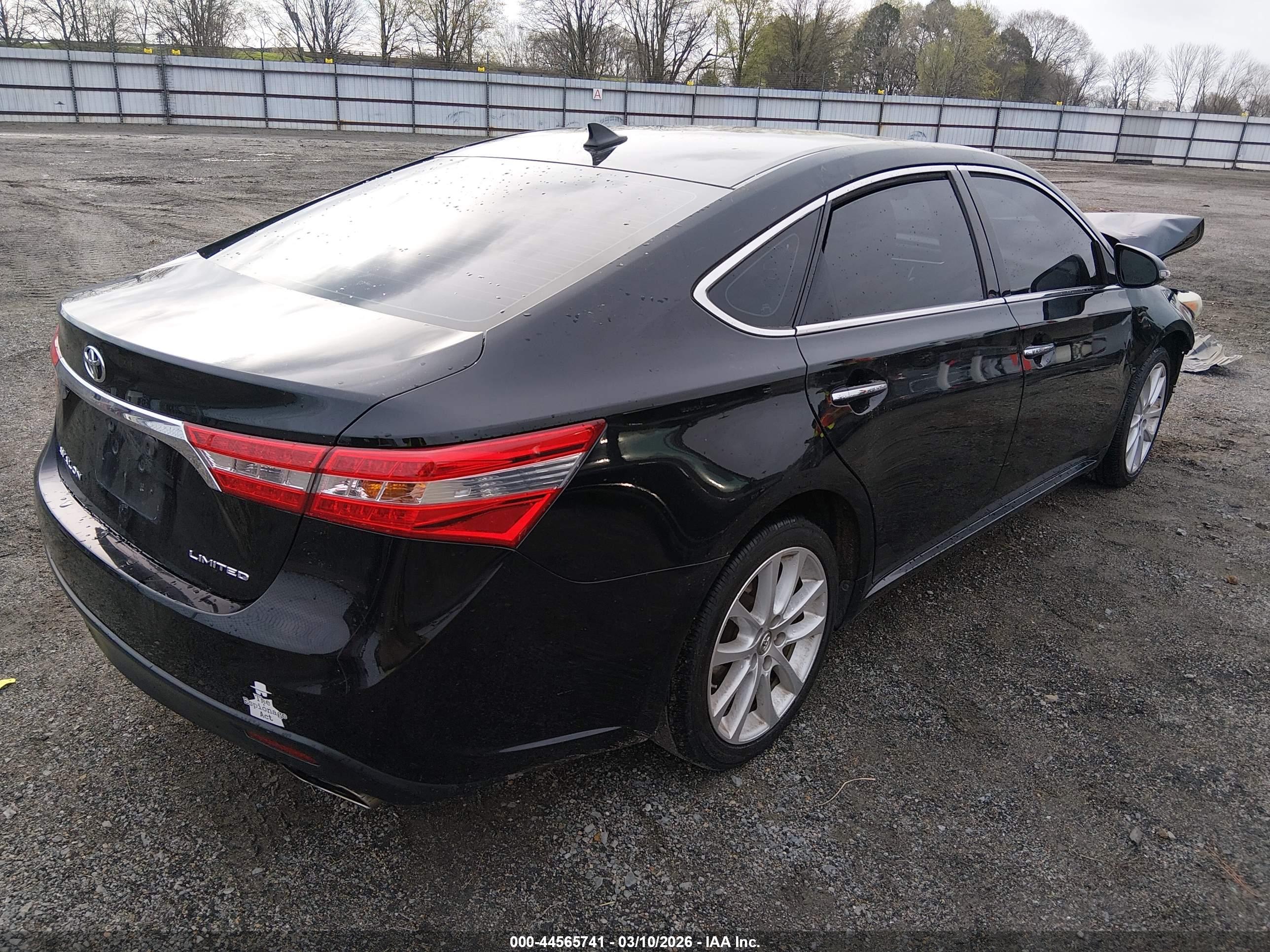 TOYOTA AVALON image 4