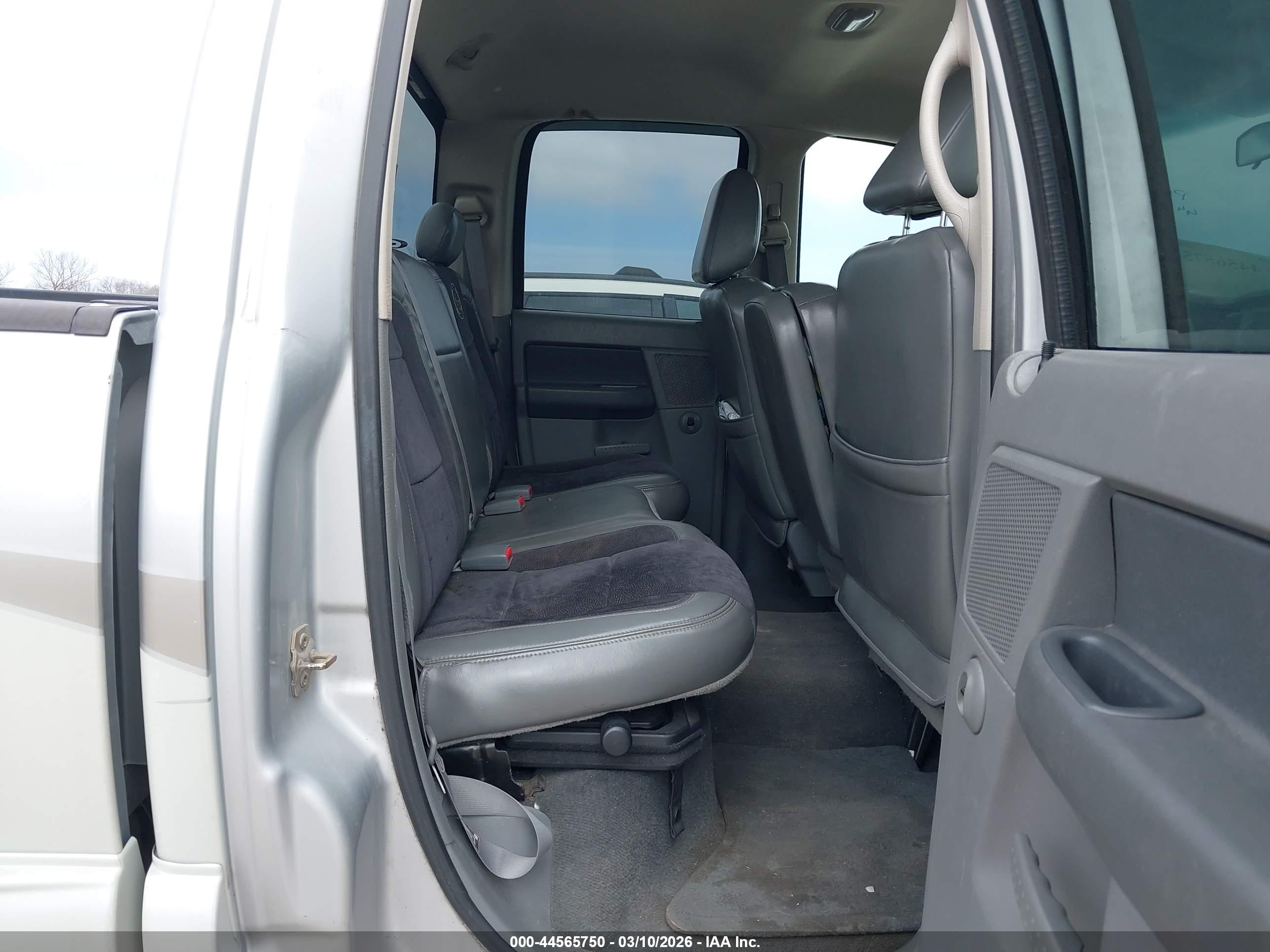DODGE RAM image 8