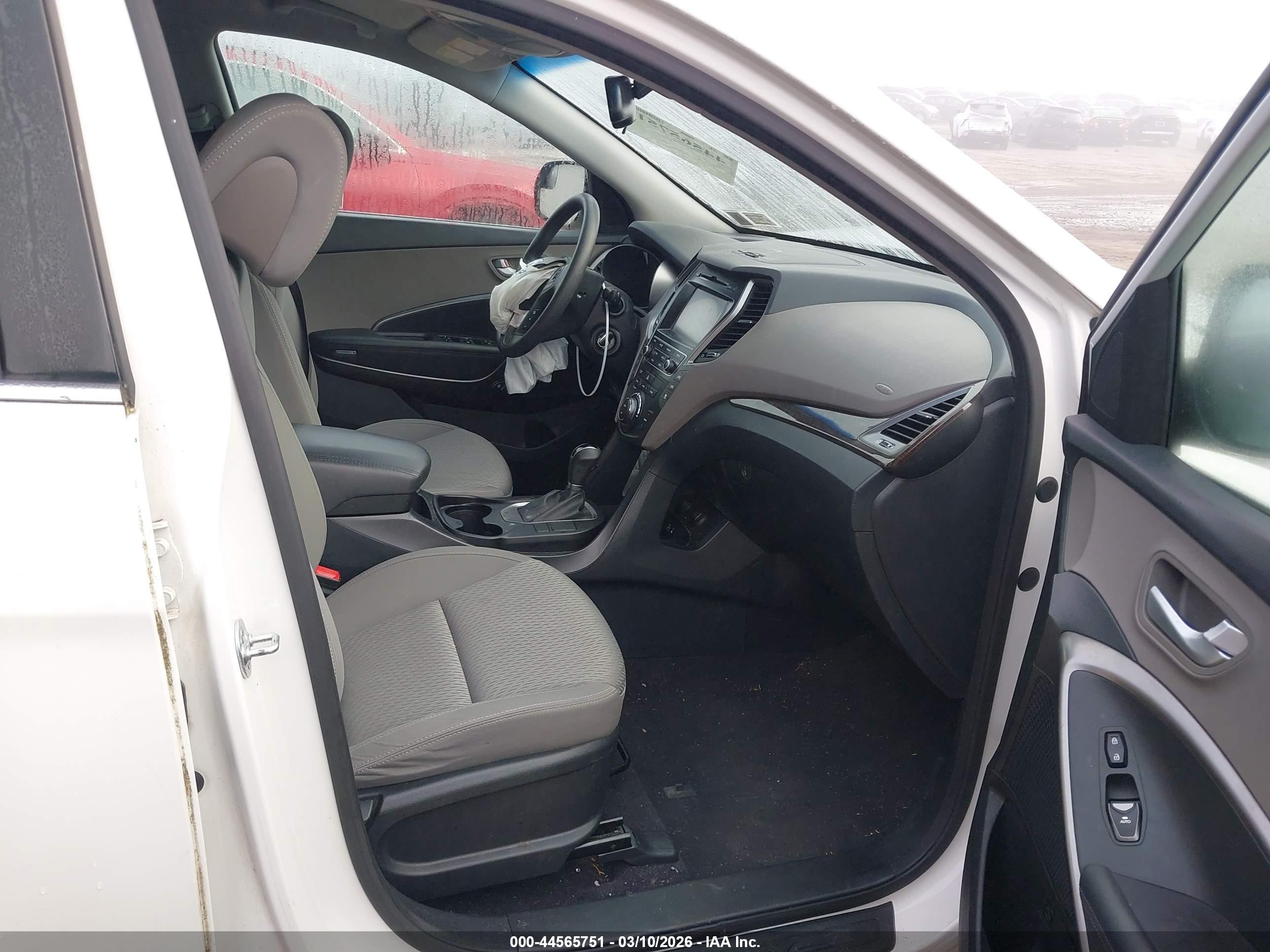 HYUNDAI SANTA image 5